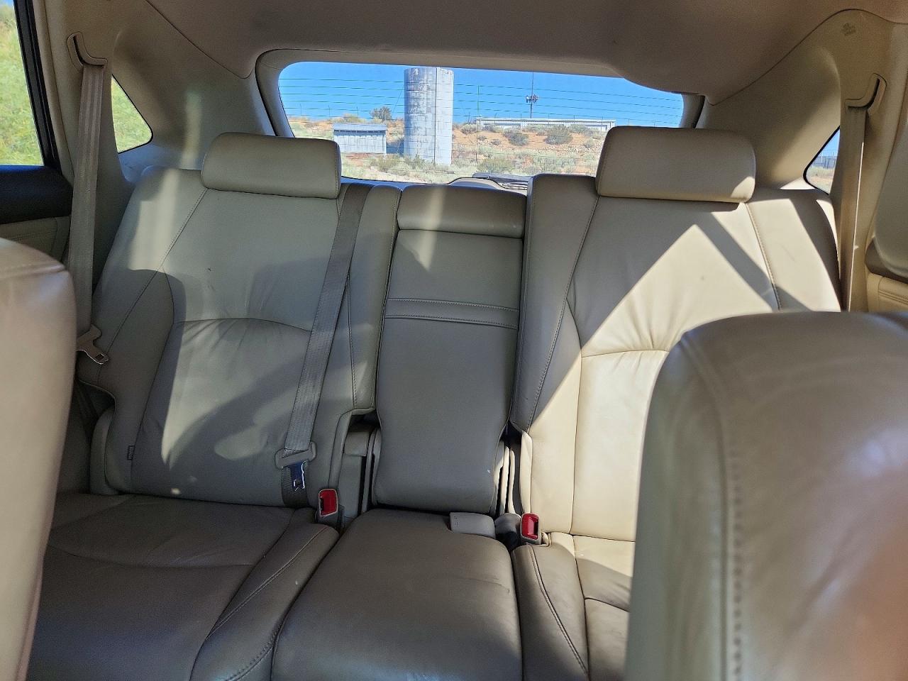 2004 Lexus Rx 330 Tan vin: JTJHA31UX40059854