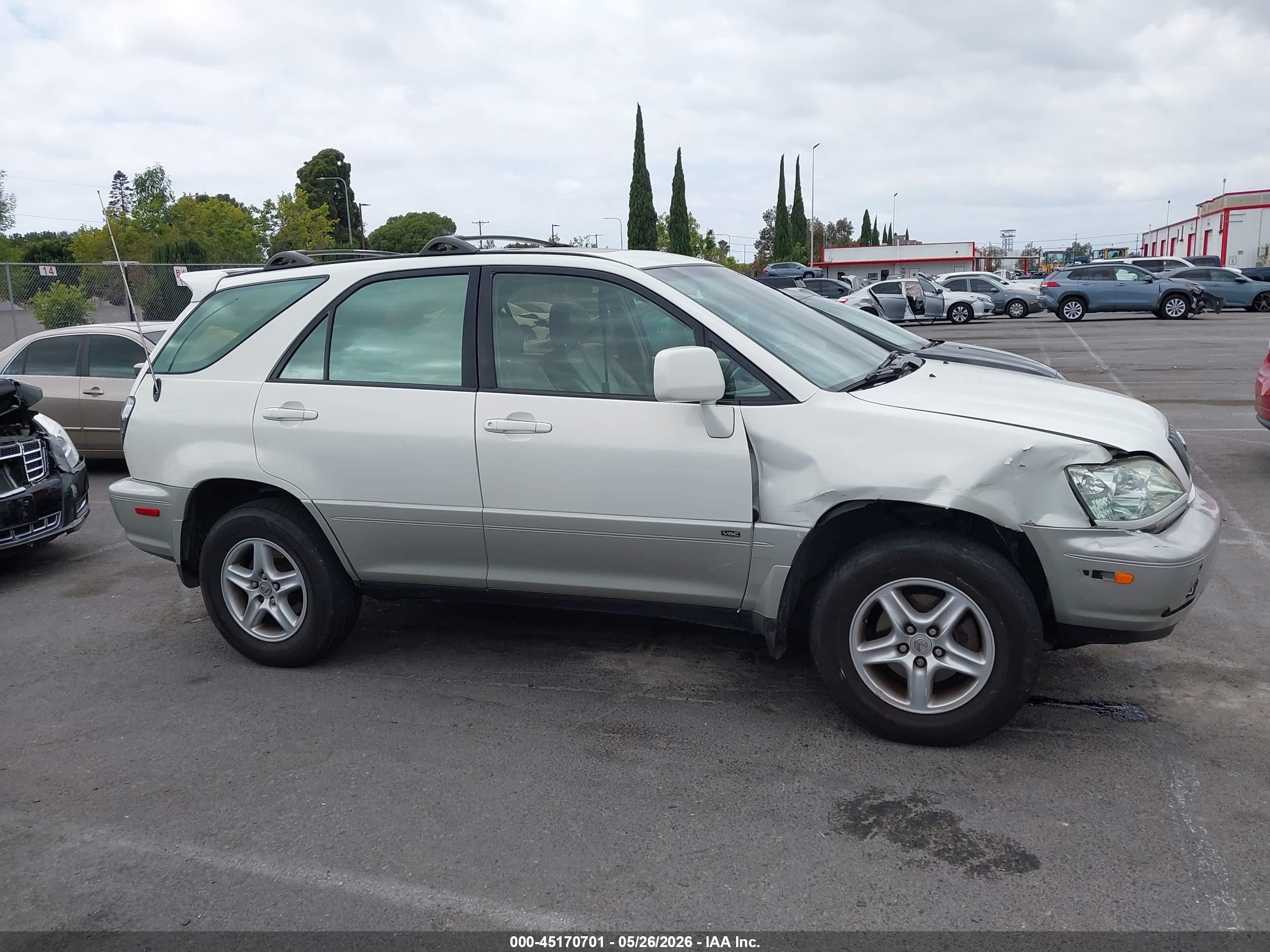 2001 Lexus Rx 300   White vin: JTJHF10U310215901