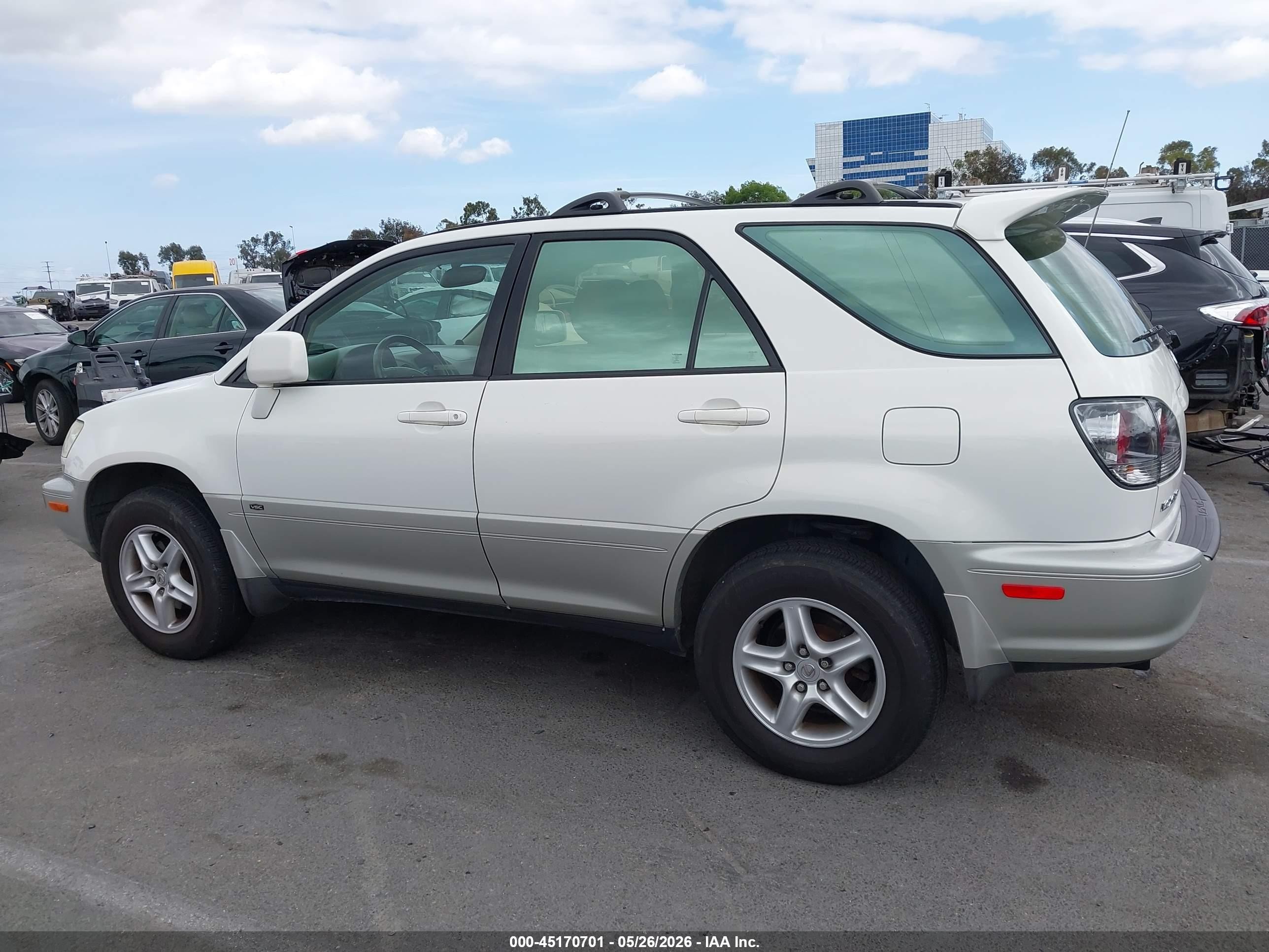 2001 Lexus Rx 300   White vin: JTJHF10U310215901