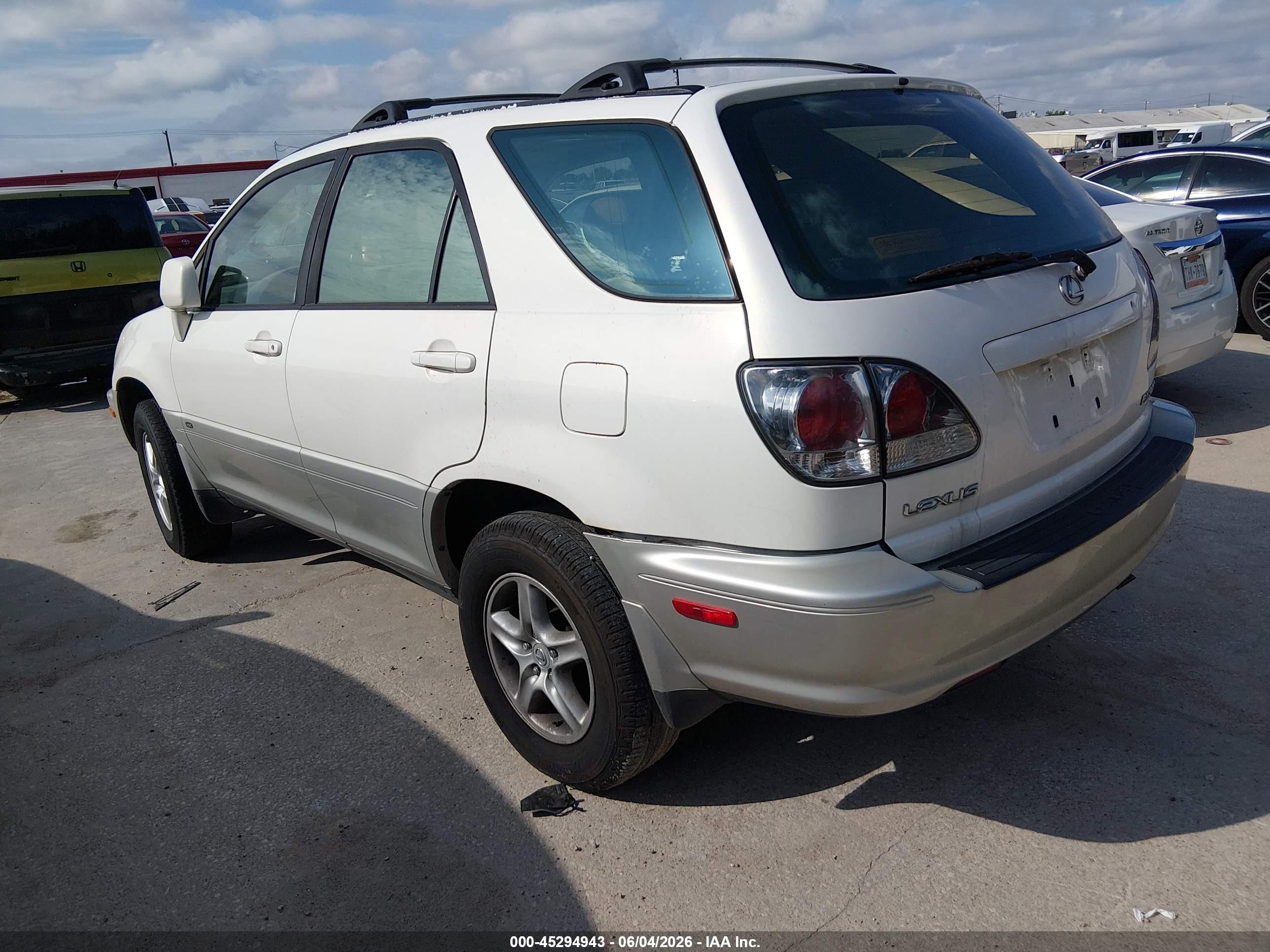 2002 Lexus Rx 300   White vin: JTJHF10U720266044
