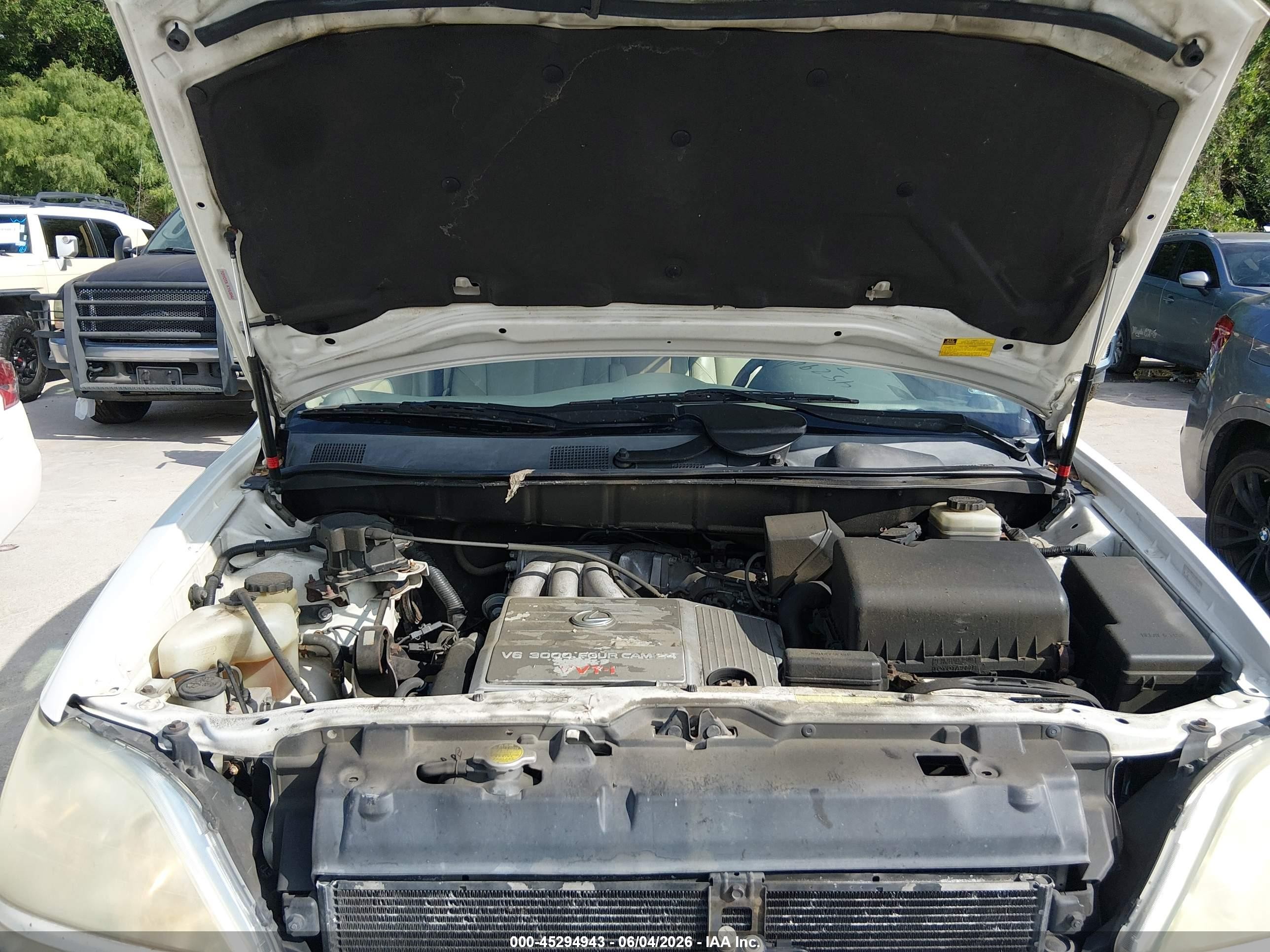 2002 Lexus Rx 300   White vin: JTJHF10U720266044