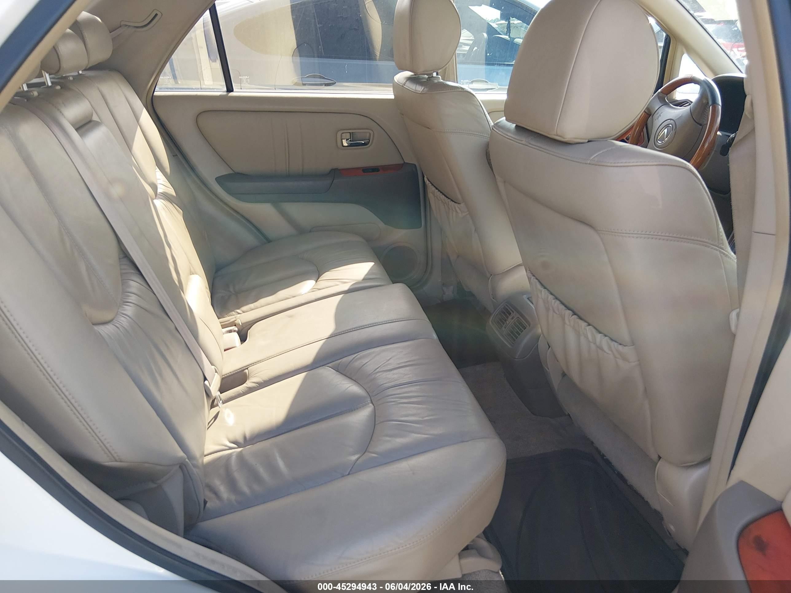 2002 Lexus Rx 300   White vin: JTJHF10U720266044