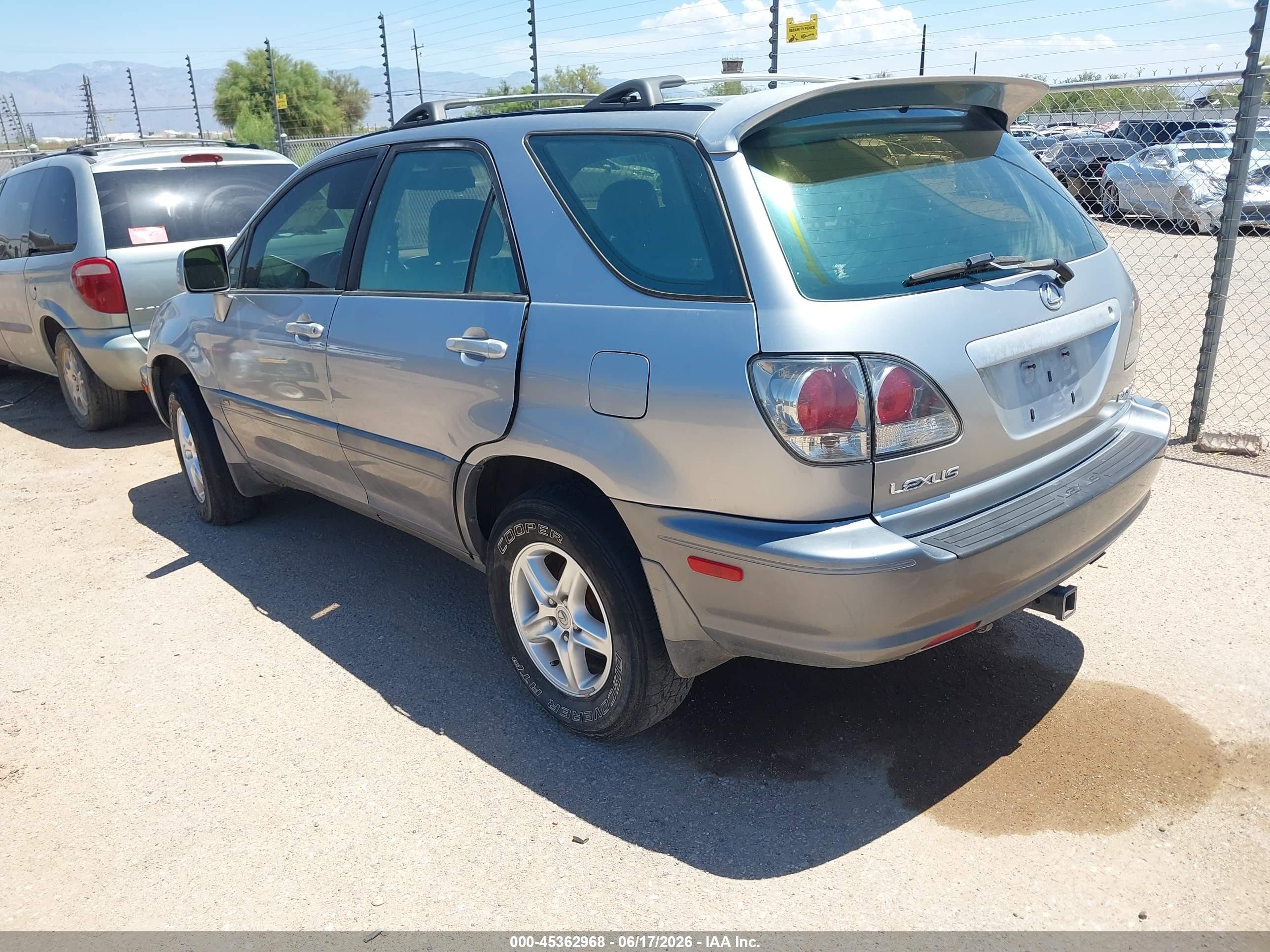 2001 Lexus Rx 300   Серебряный vin: JTJHF10U910225655