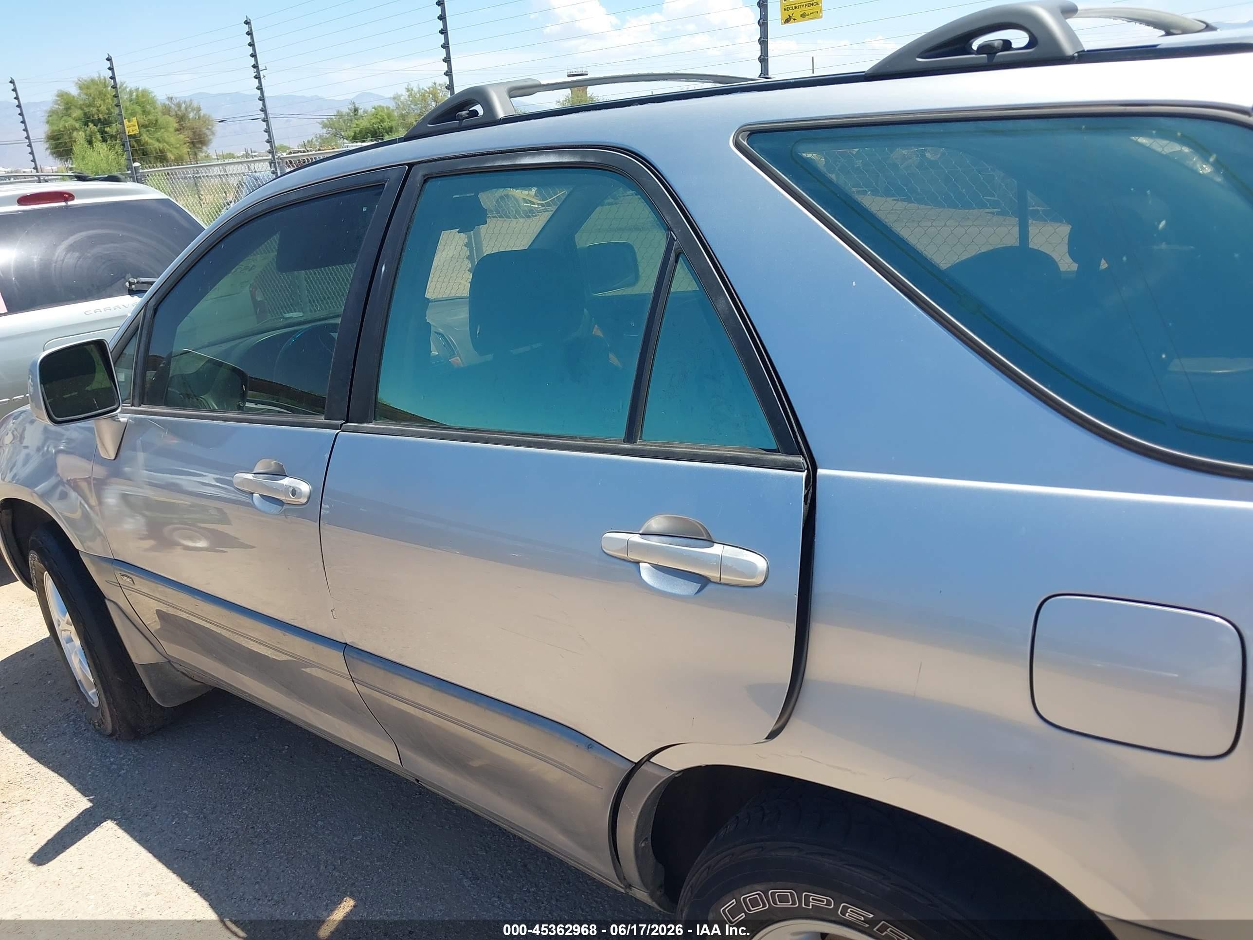 2001 Lexus Rx 300   Серебряный vin: JTJHF10U910225655