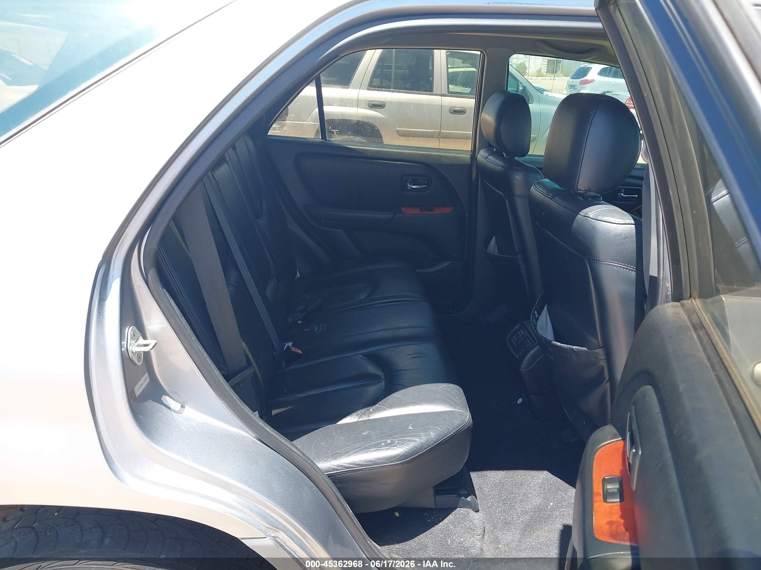 2001 Lexus Rx 300   Серебряный vin: JTJHF10U910225655