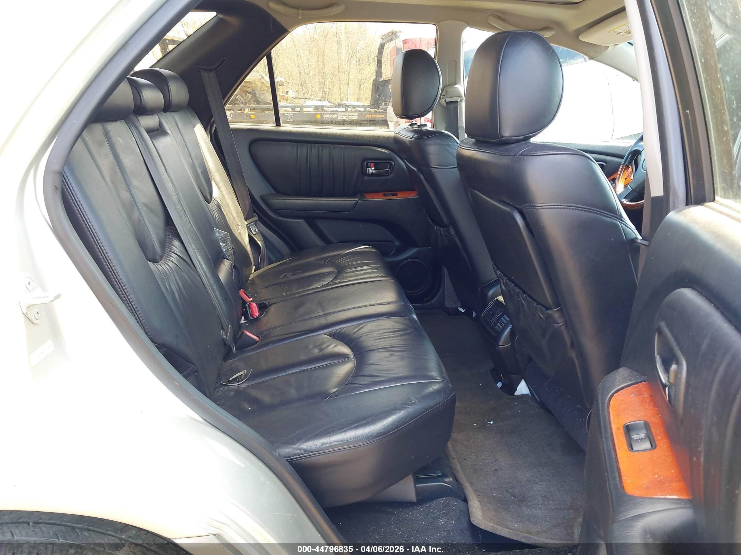 2003 Lexus Rx 300   Silver vin: JTJHF10U930302740