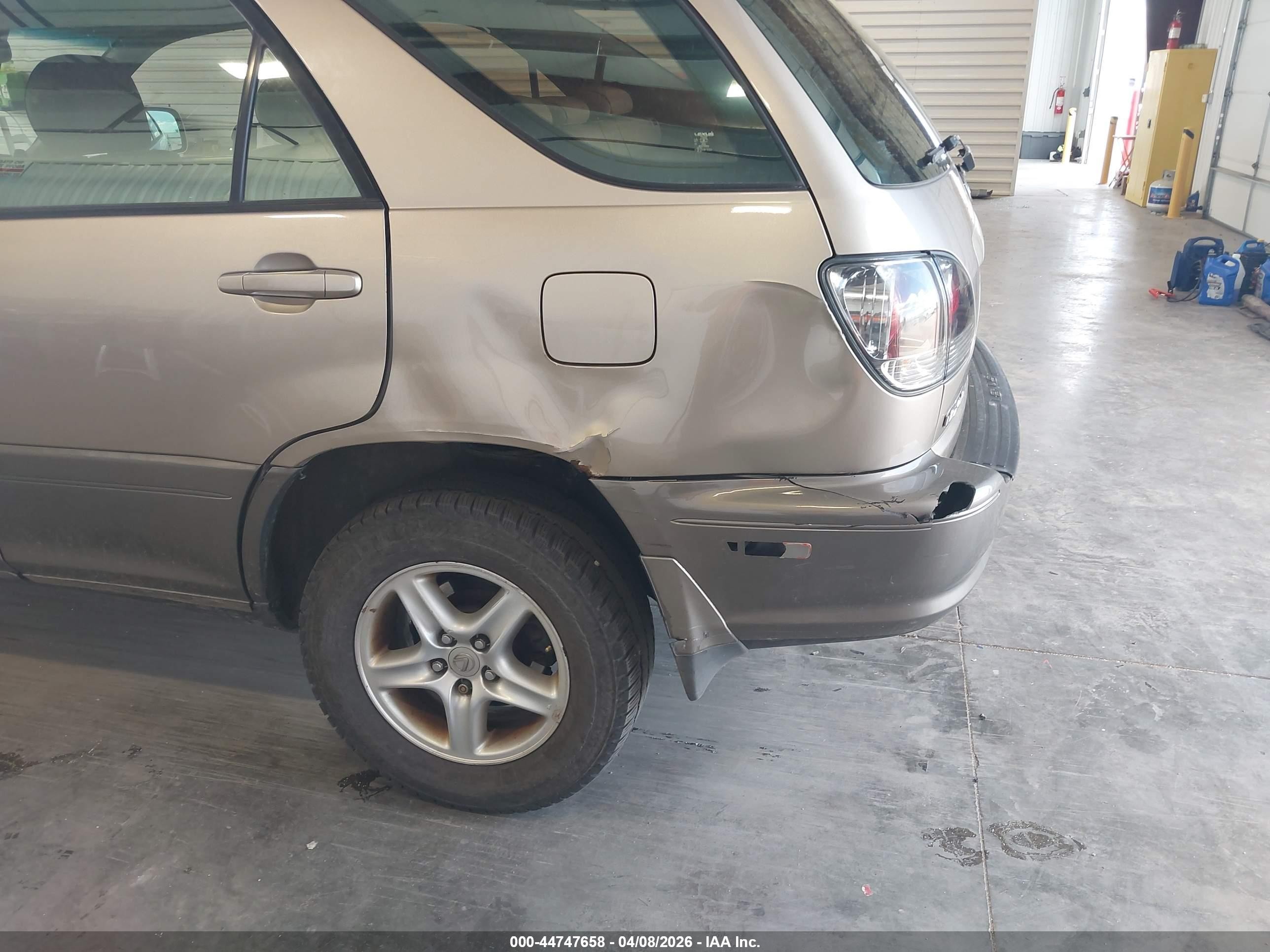 2001 Lexus Rx 300   Cream vin: JTJHF10UX10218424
