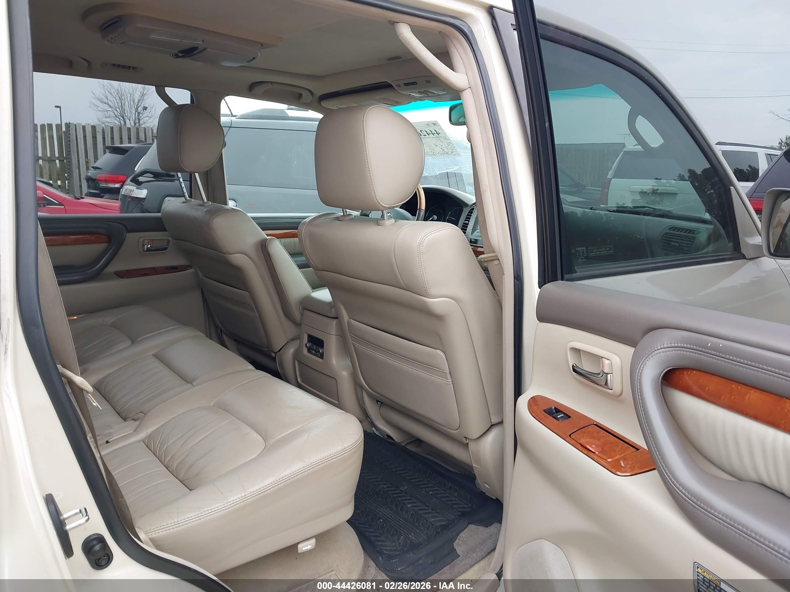 2005 Lexus Lx 470   Cream vin: JTJHT00W053554902