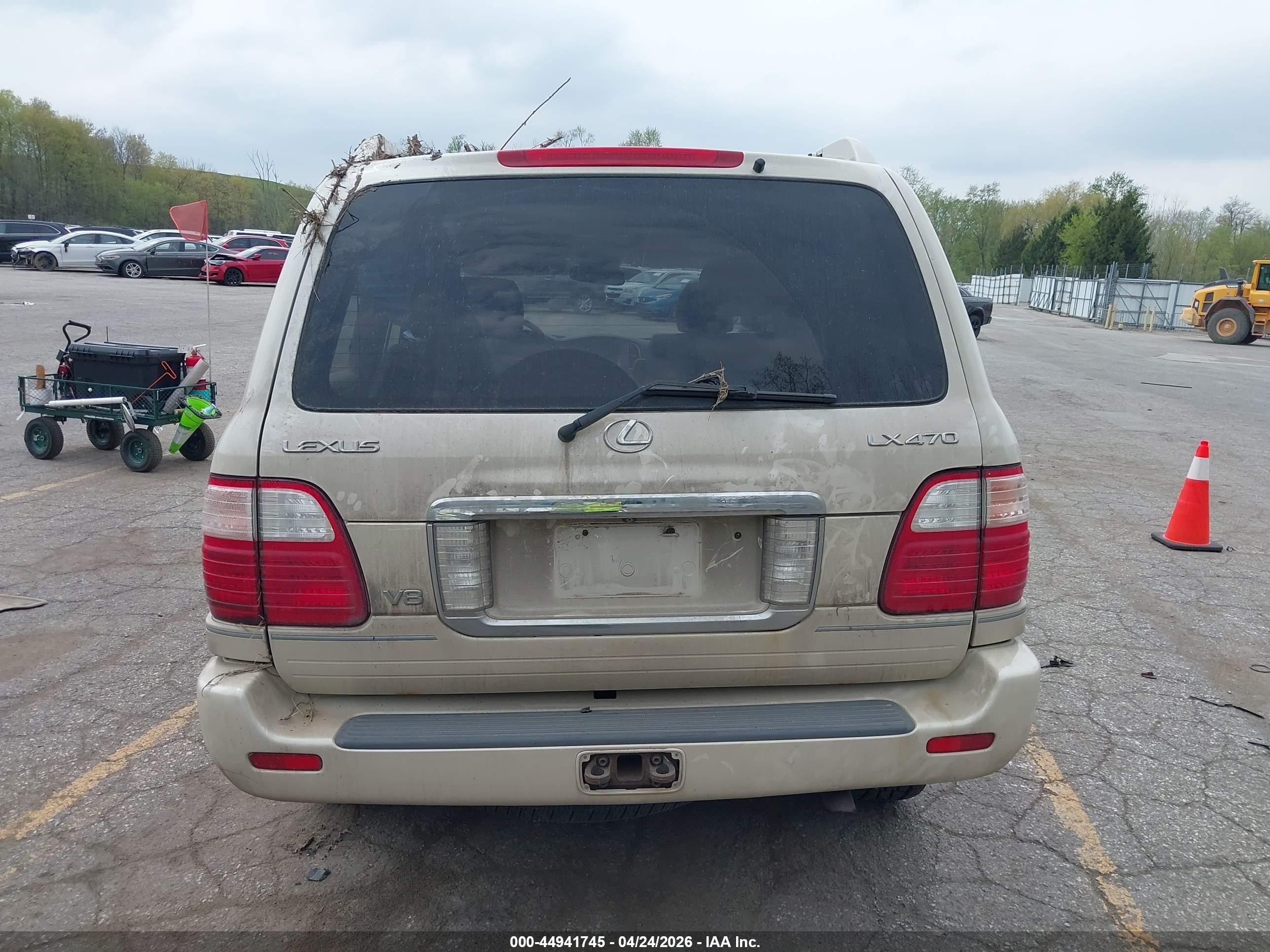2005 Lexus Lx 470   Cream vin: JTJHT00W053555435