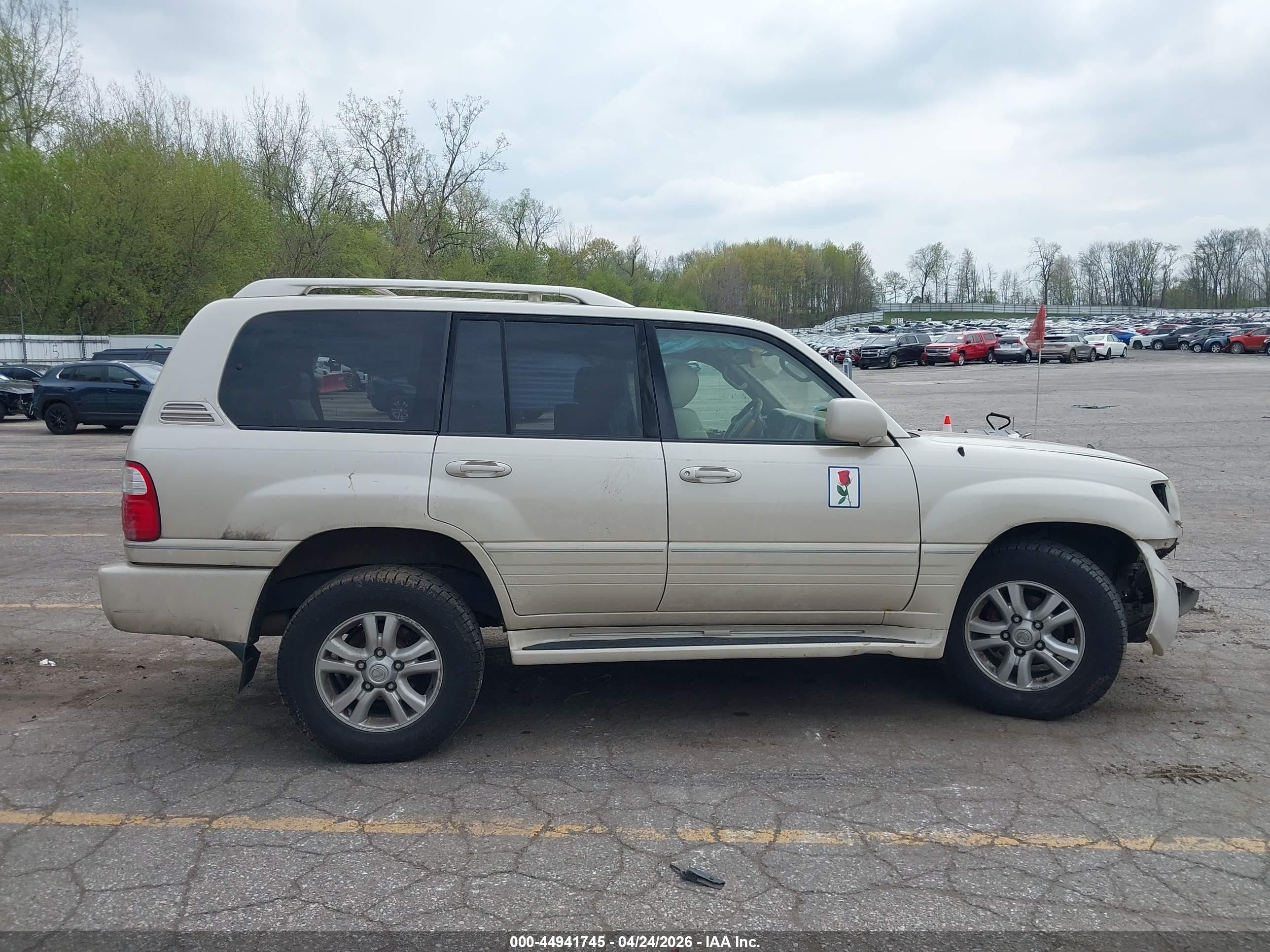 2005 Lexus Lx 470   Cream vin: JTJHT00W053555435