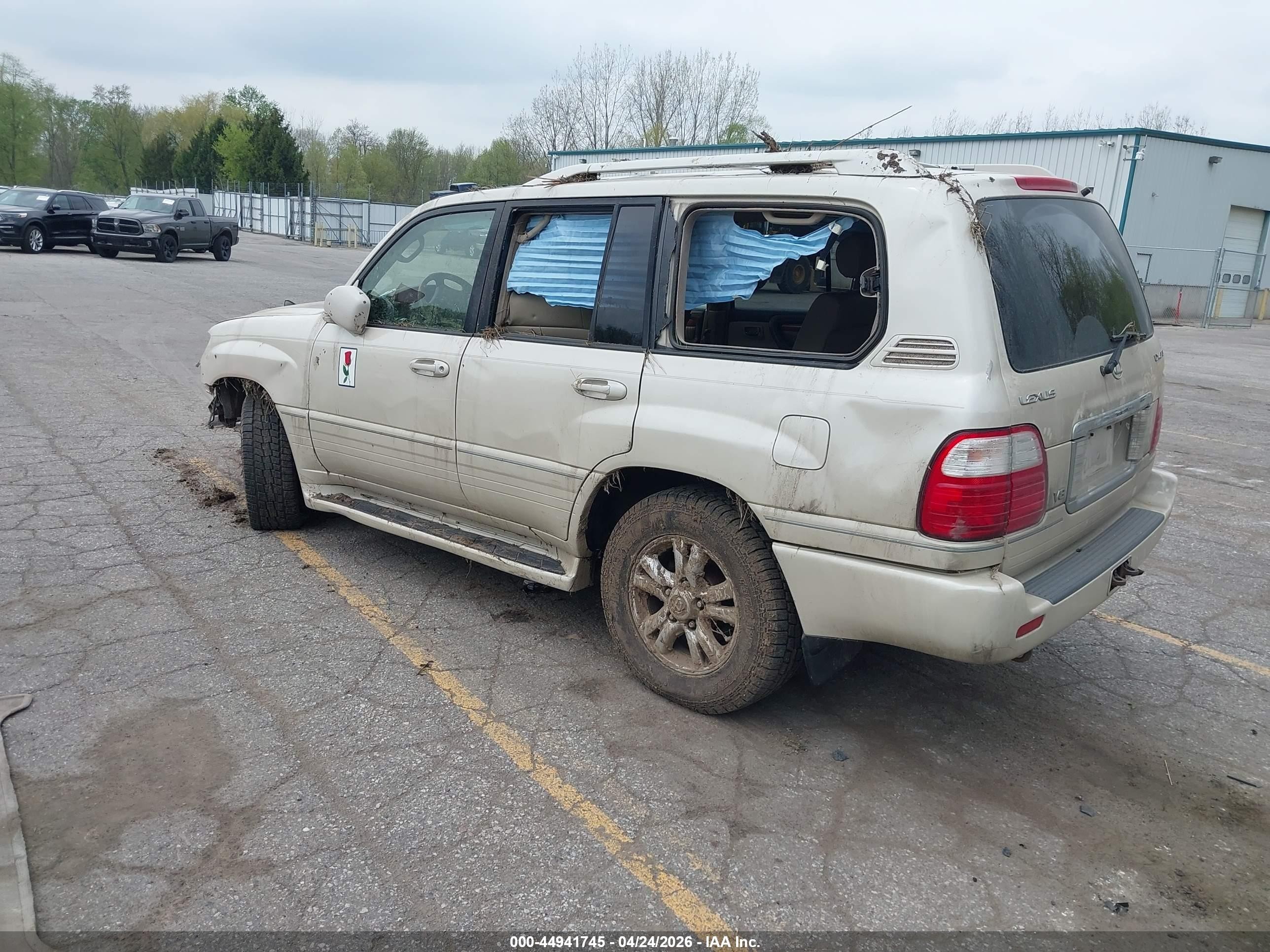 2005 Lexus Lx 470   Cream vin: JTJHT00W053555435