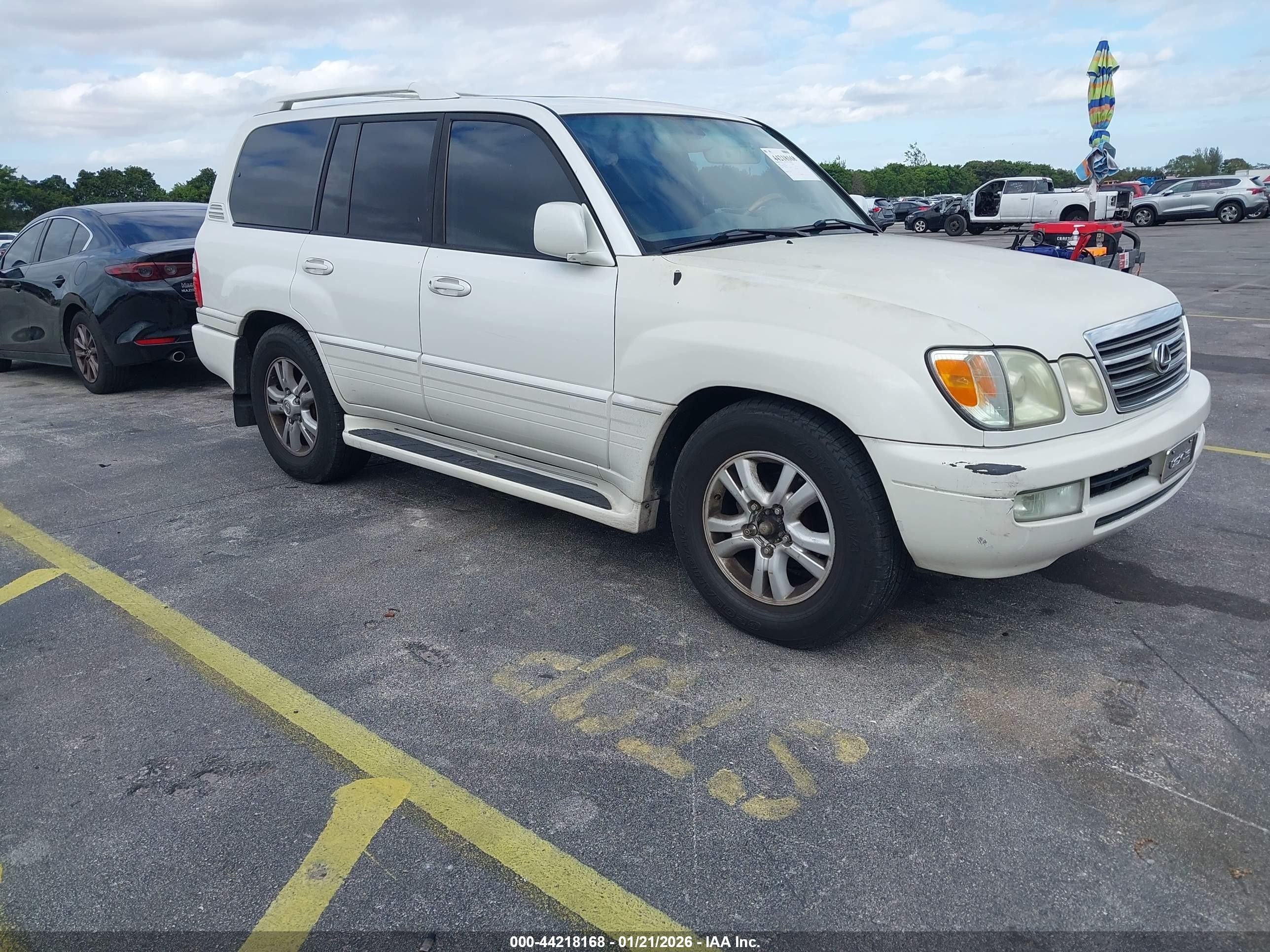 2005 Lexus Lx 470   White vin: JTJHT00W153549949