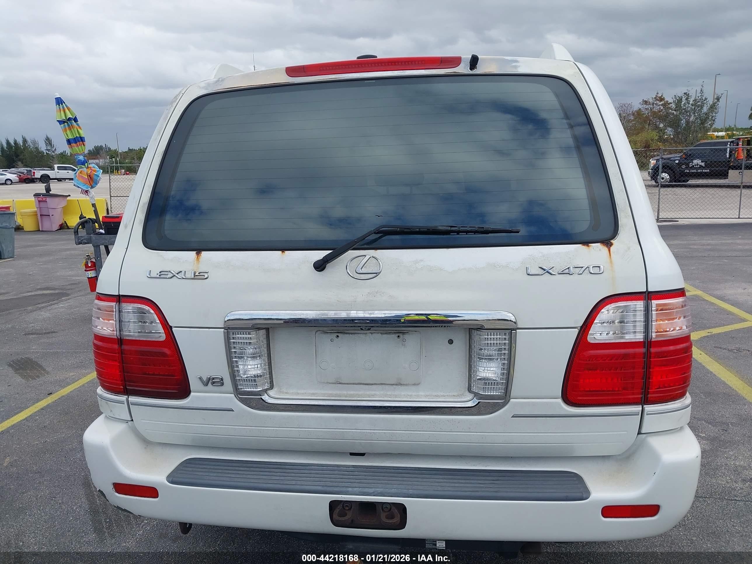 2005 Lexus Lx 470   White vin: JTJHT00W153549949