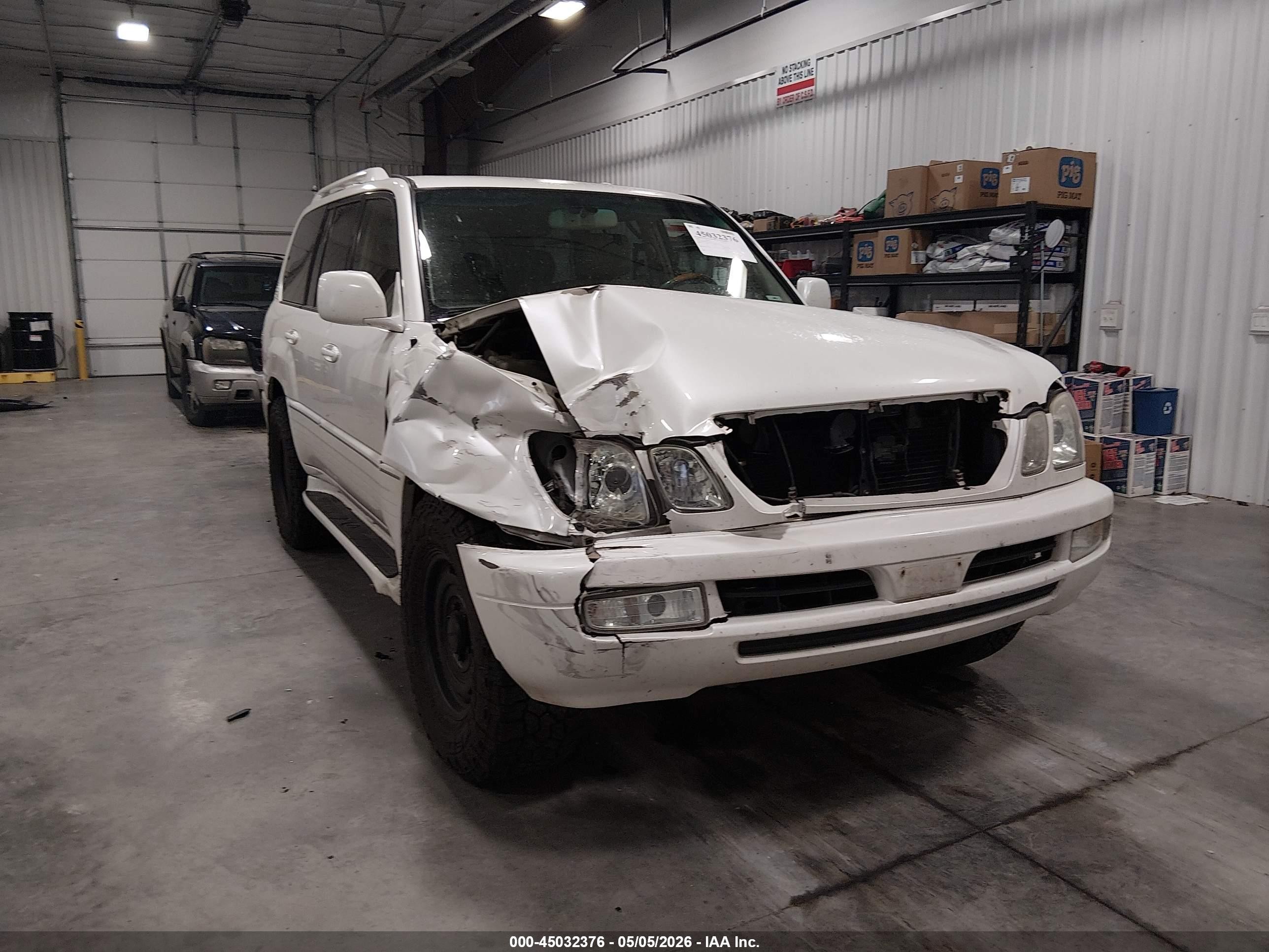 2004 Lexus Lx 470   White vin: JTJHT00W243543401