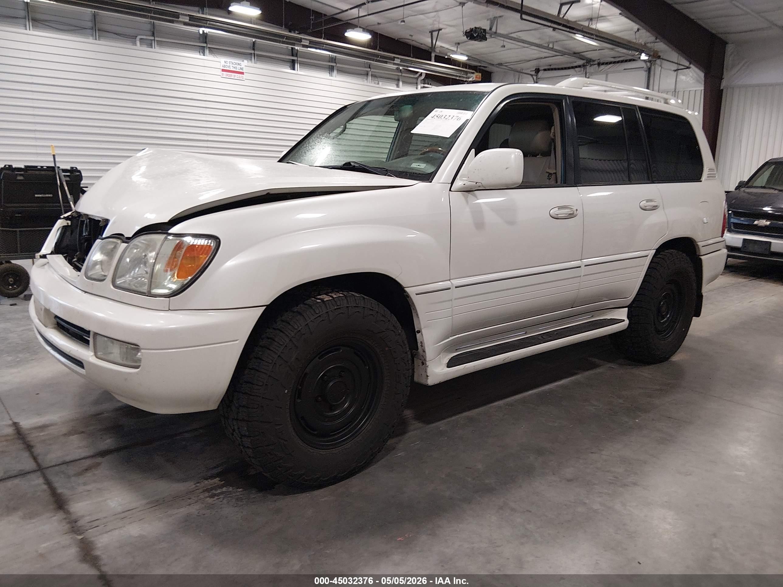2004 Lexus Lx 470   White vin: JTJHT00W243543401