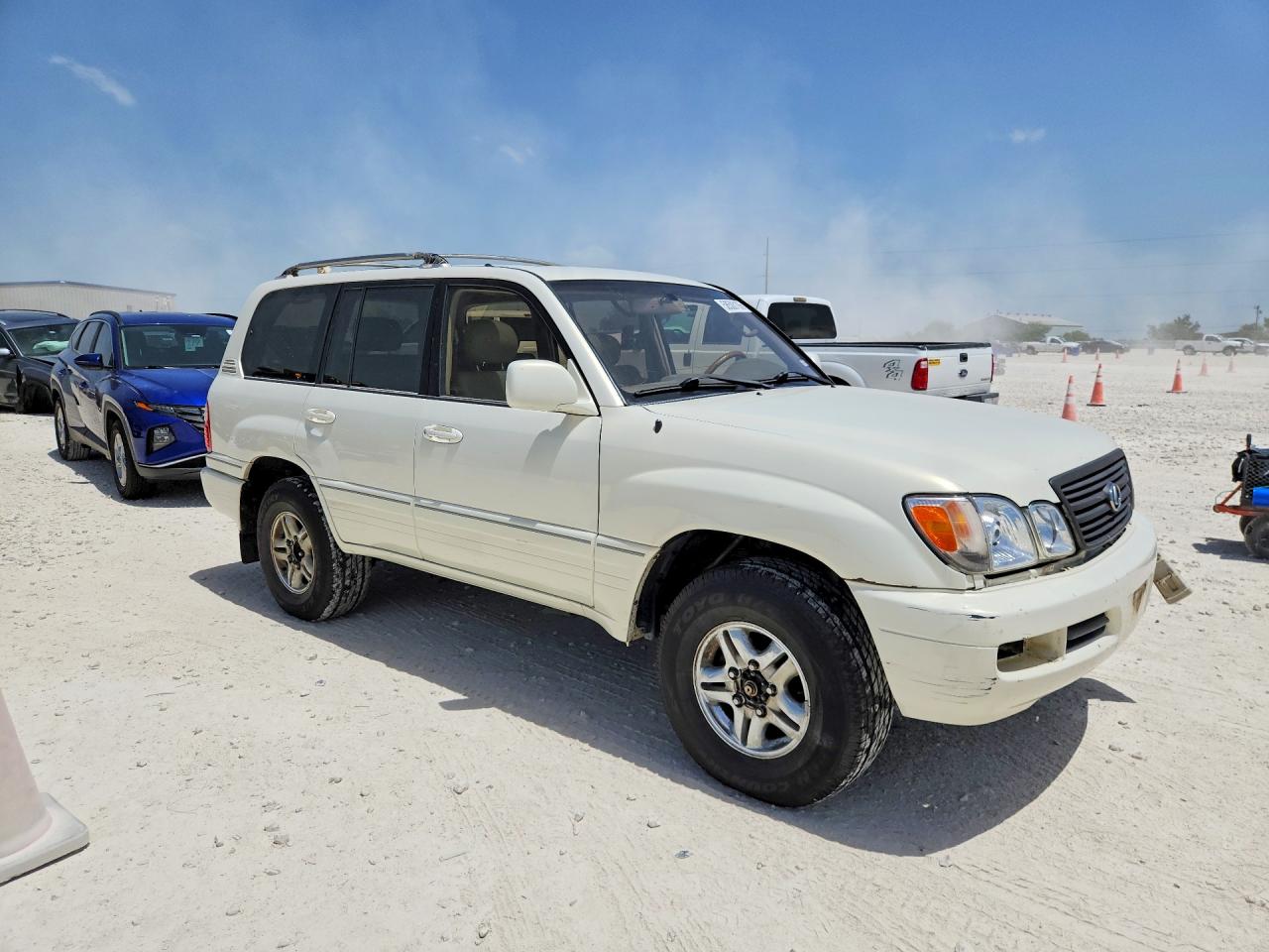 2001 Lexus Lx 470 White vin: JTJHT00W313502268