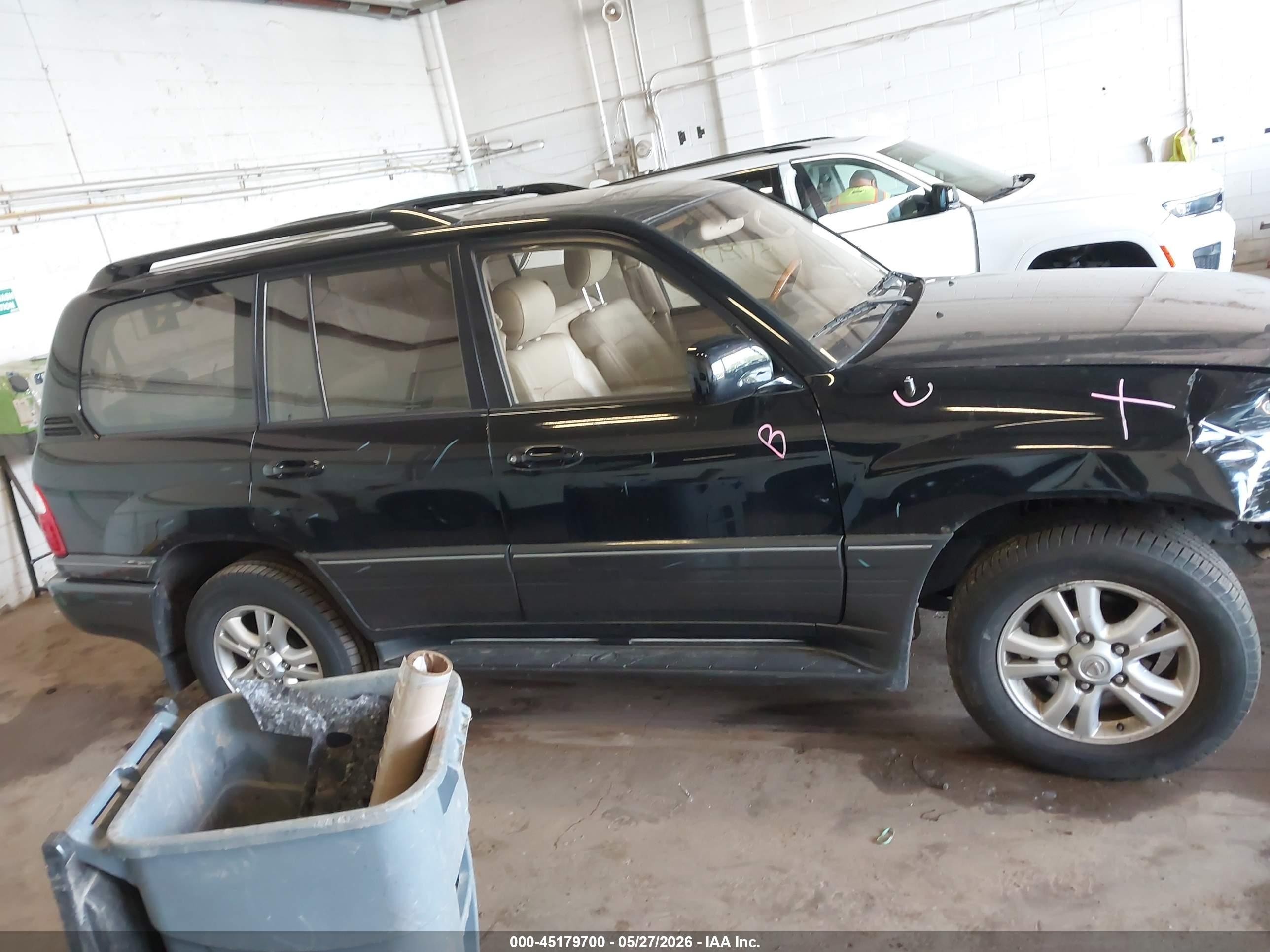 2003 Lexus Lx 470   Black vin: JTJHT00W333530493