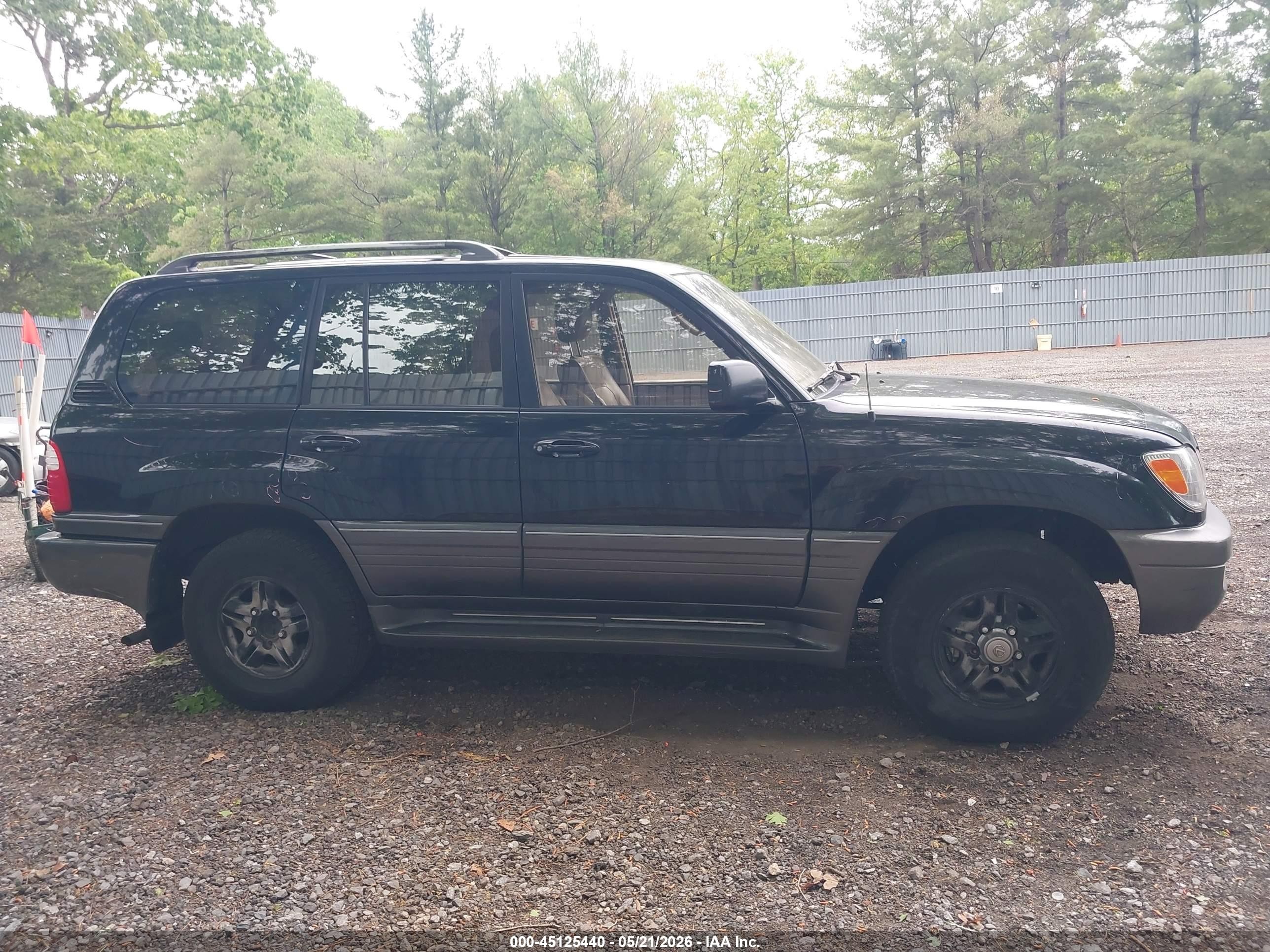 2002 Lexus Lx 470   Black vin: JTJHT00W423516214