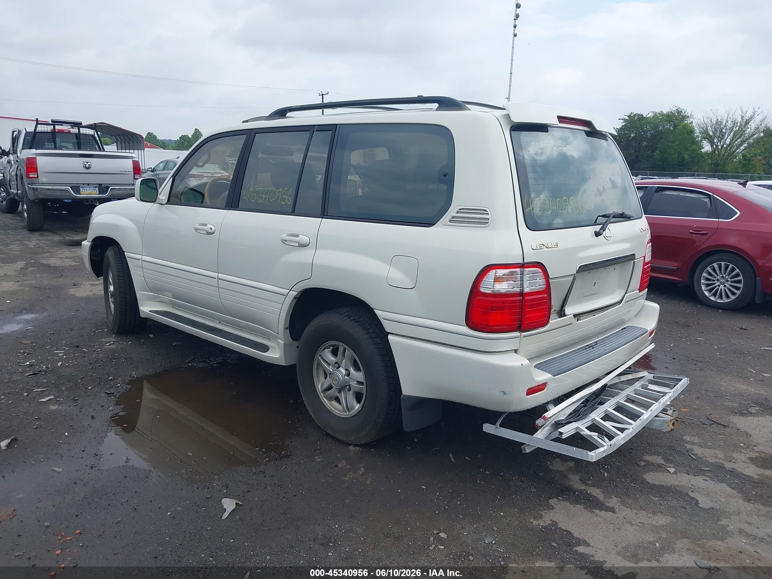 2002 Lexus Lx 470   White vin: JTJHT00W423517461