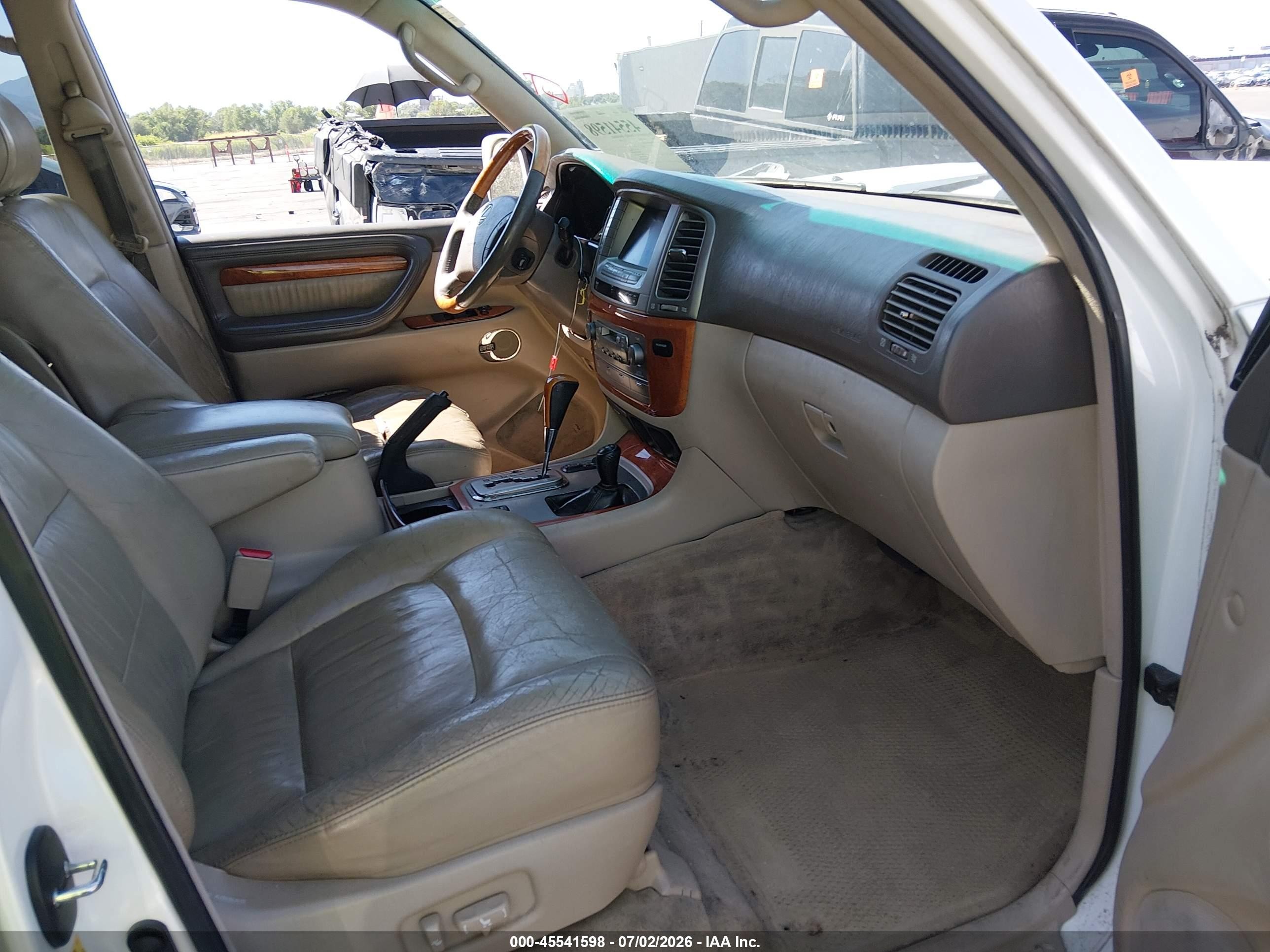 2006 Lexus Lx 470   White vin: JTJHT00W464004498