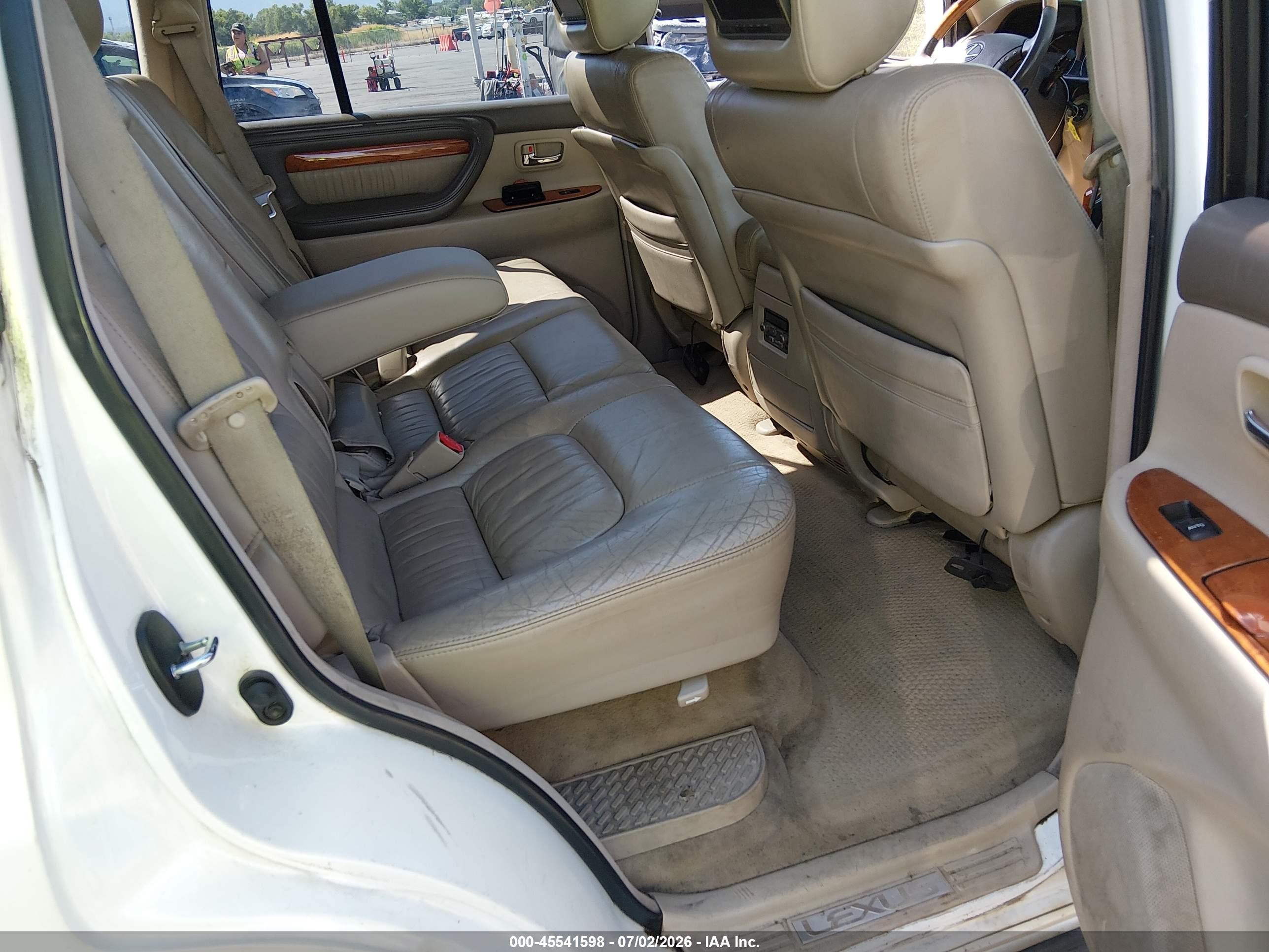 2006 Lexus Lx 470   White vin: JTJHT00W464004498