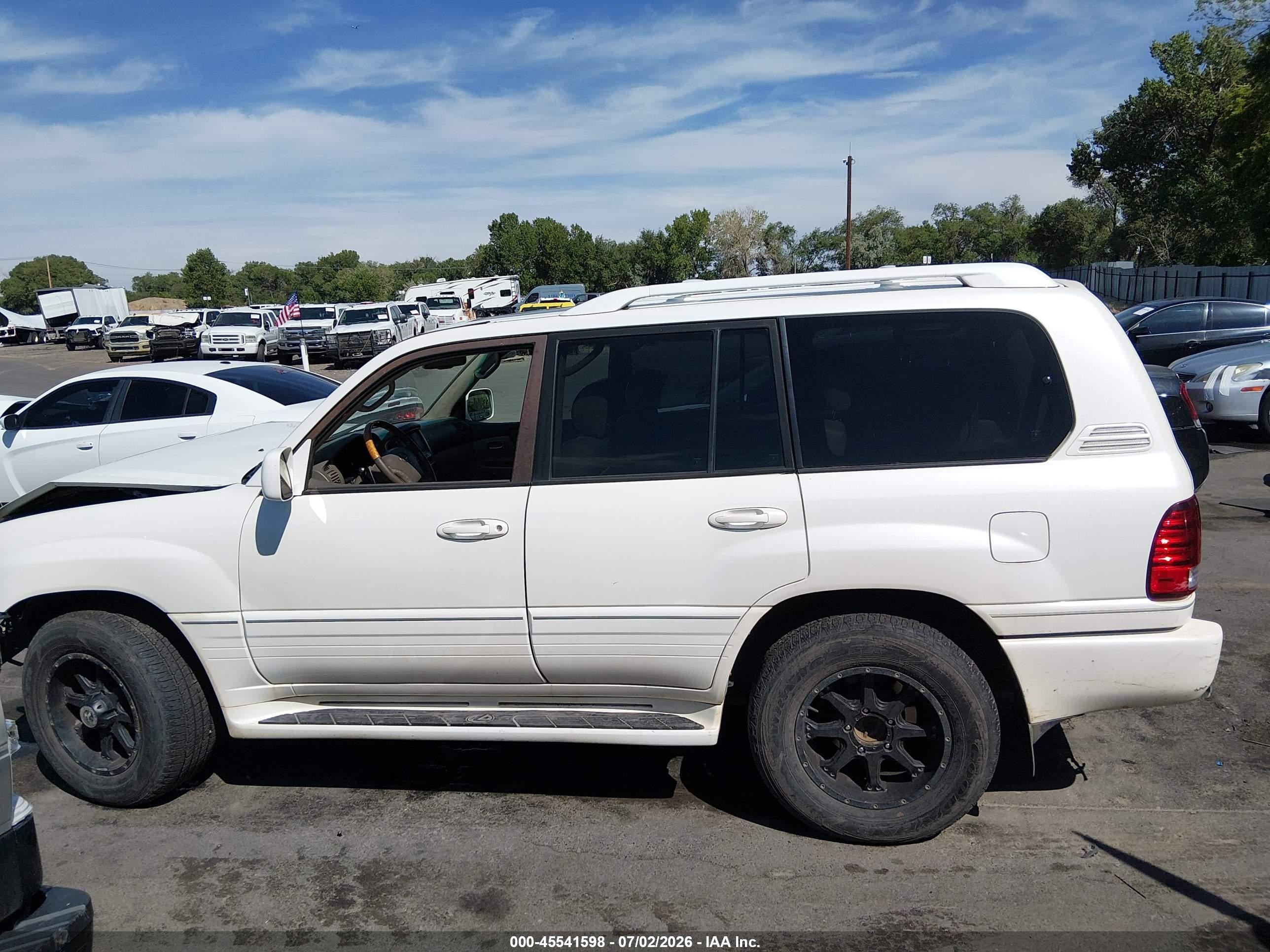 2006 Lexus Lx 470   White vin: JTJHT00W464004498