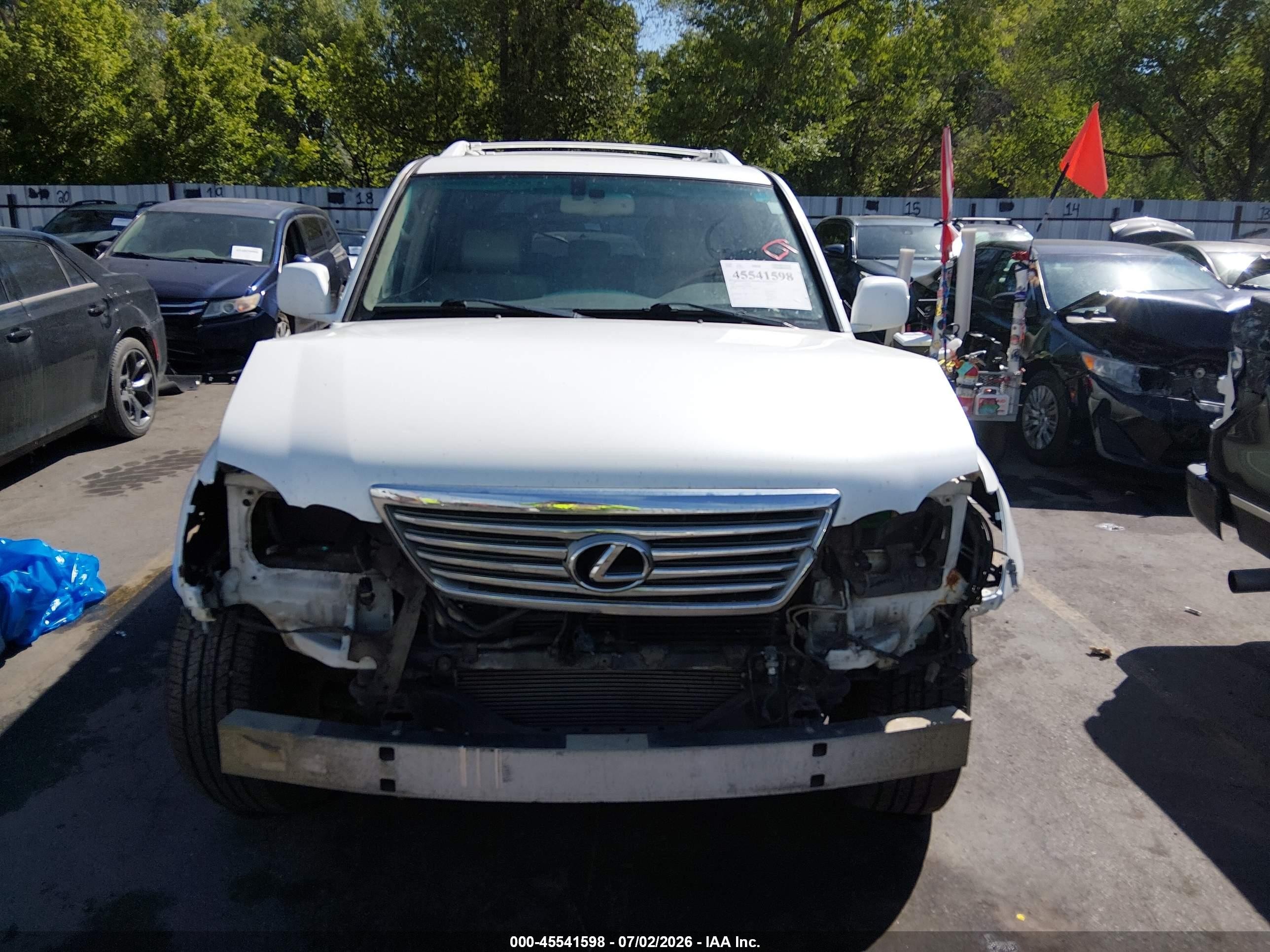 2006 Lexus Lx 470   White vin: JTJHT00W464004498