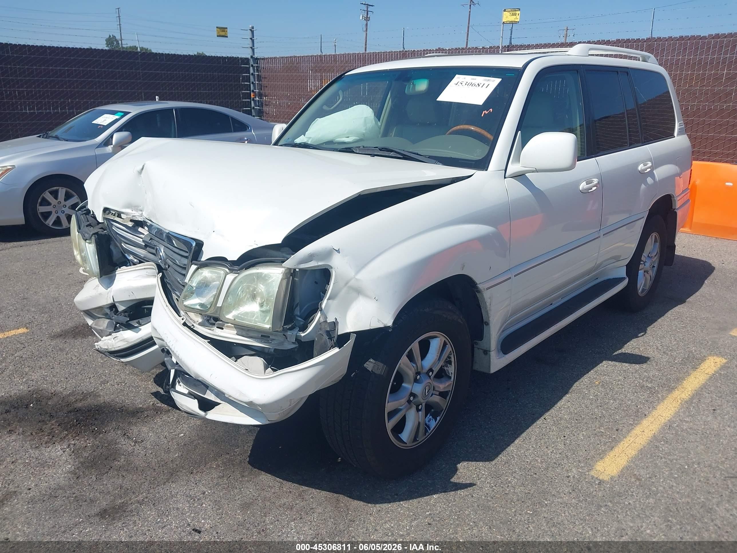 2004 Lexus Lx 470   White vin: JTJHT00W543536779