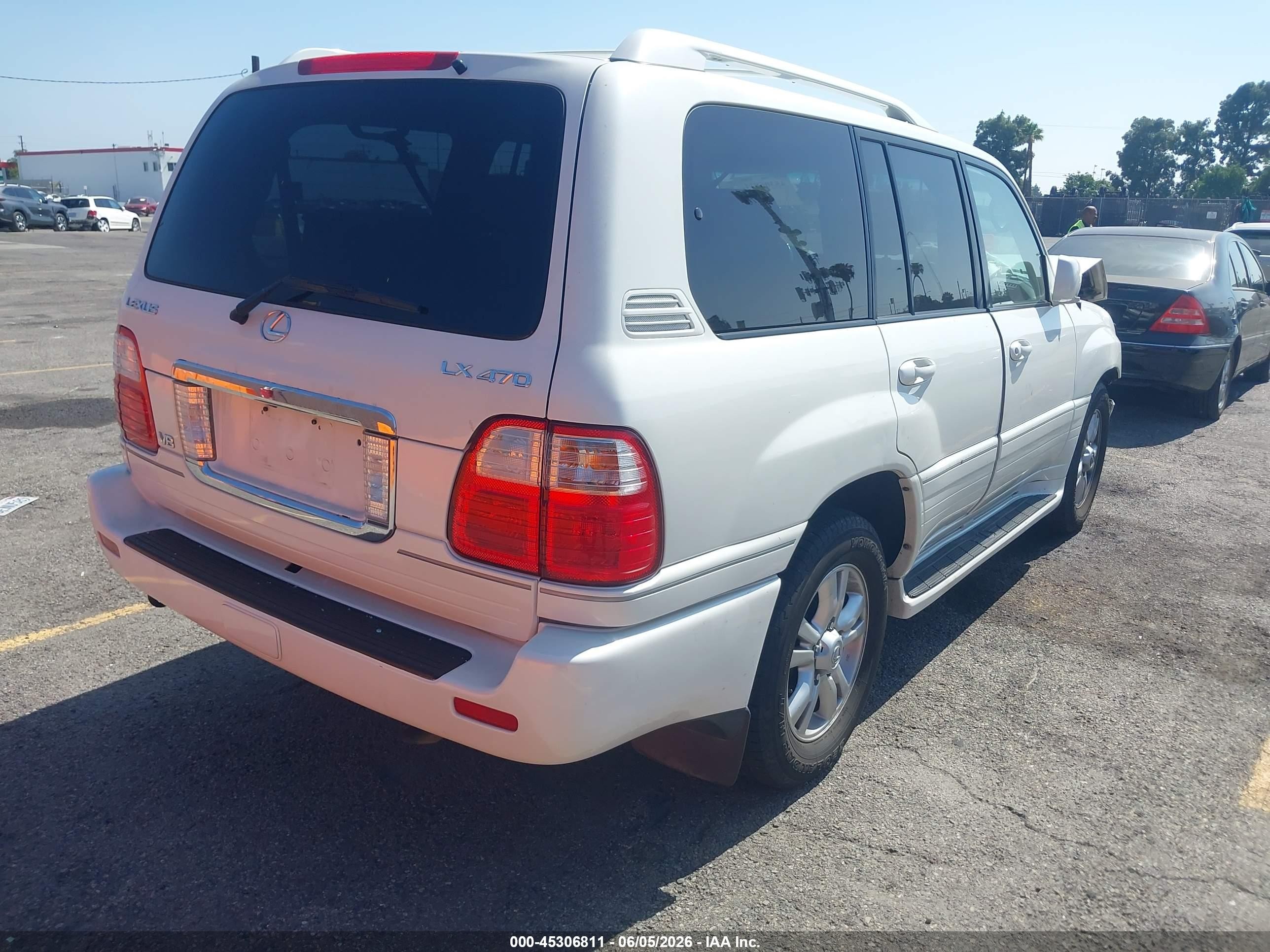2004 Lexus Lx 470   White vin: JTJHT00W543536779