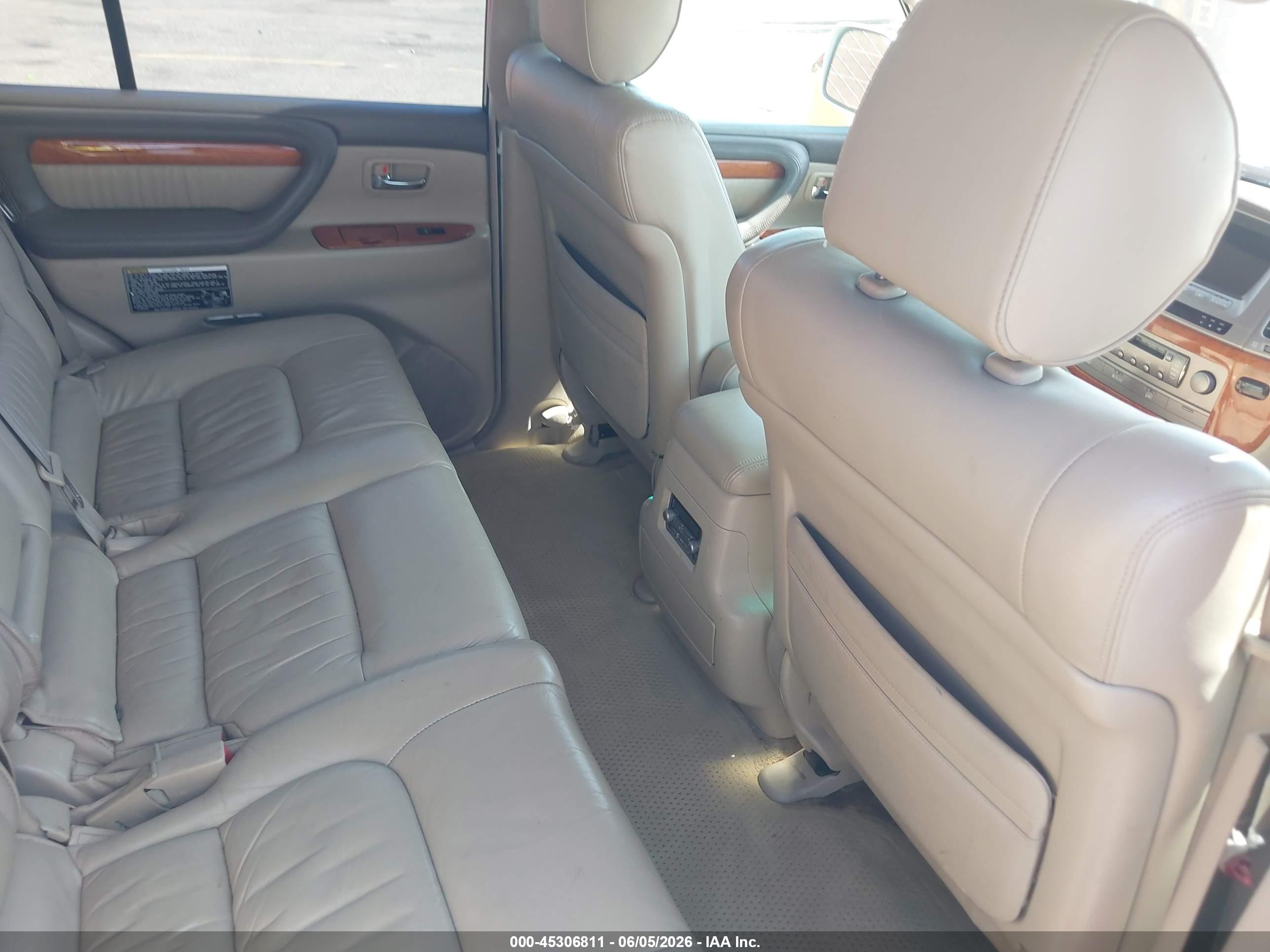 2004 Lexus Lx 470   White vin: JTJHT00W543536779