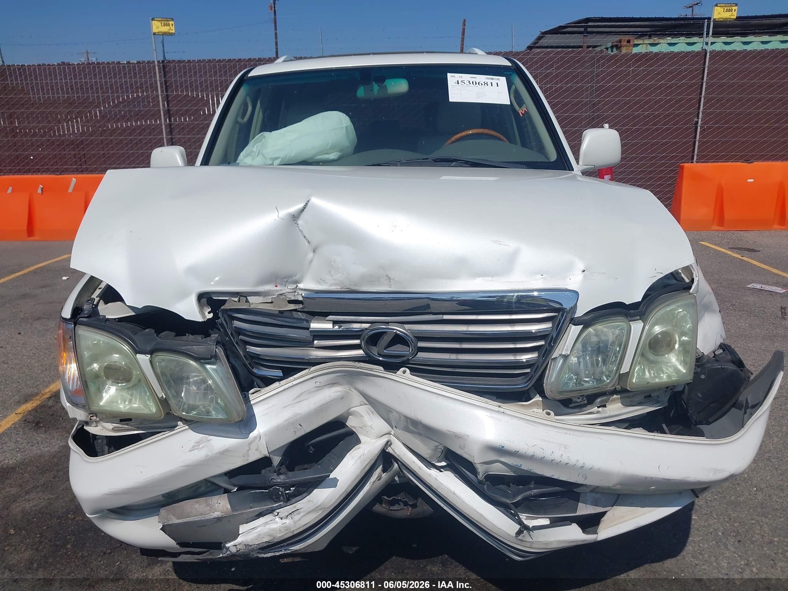 2004 Lexus Lx 470   White vin: JTJHT00W543536779