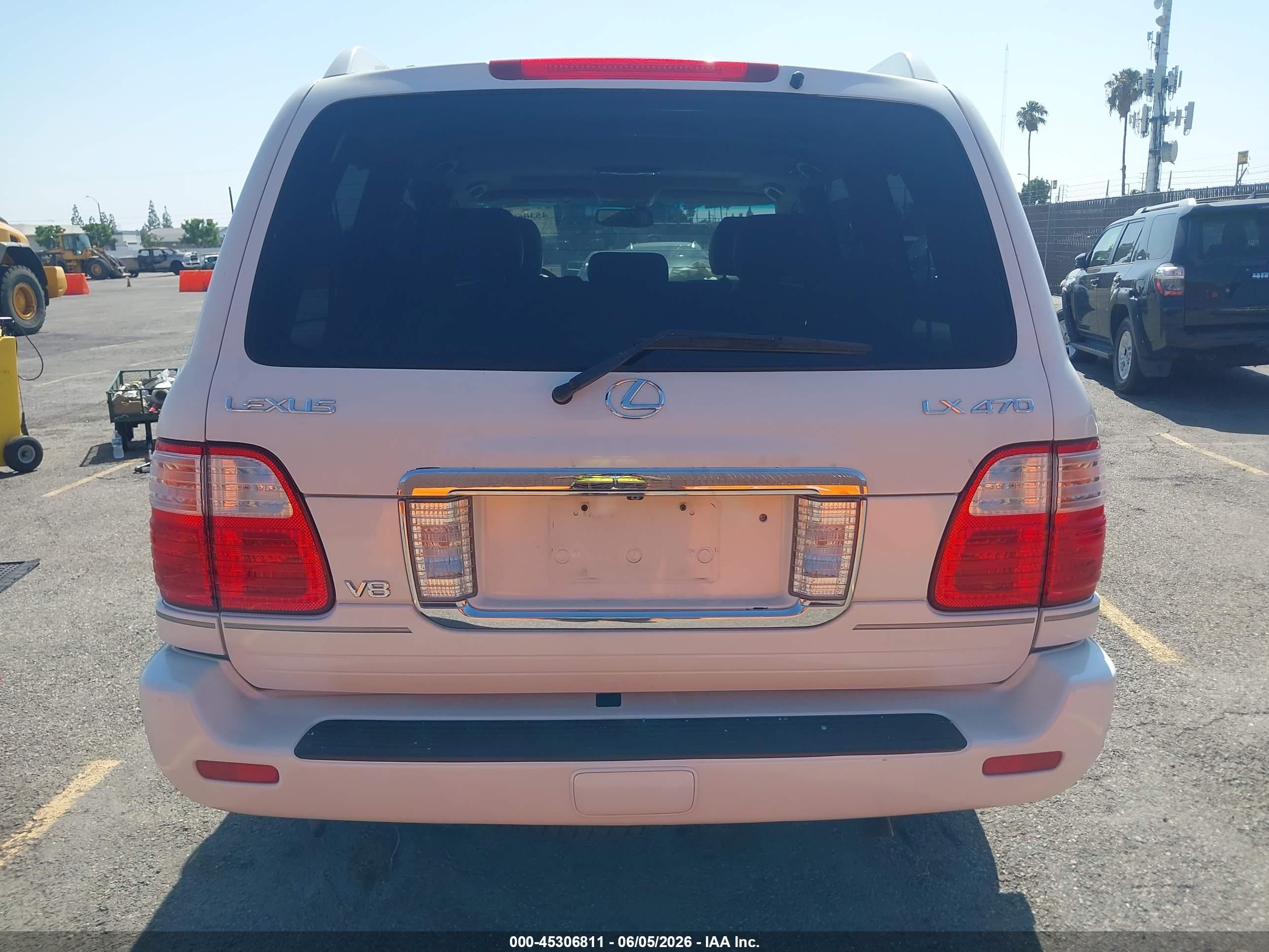 2004 Lexus Lx 470   White vin: JTJHT00W543536779