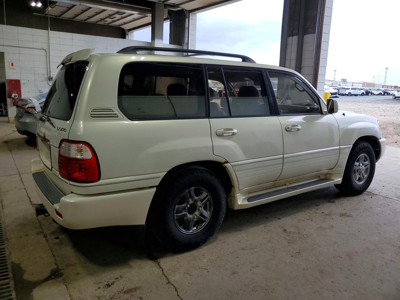 2002 Lexus Lx 470 Cream vin: JTJHT00W623522919