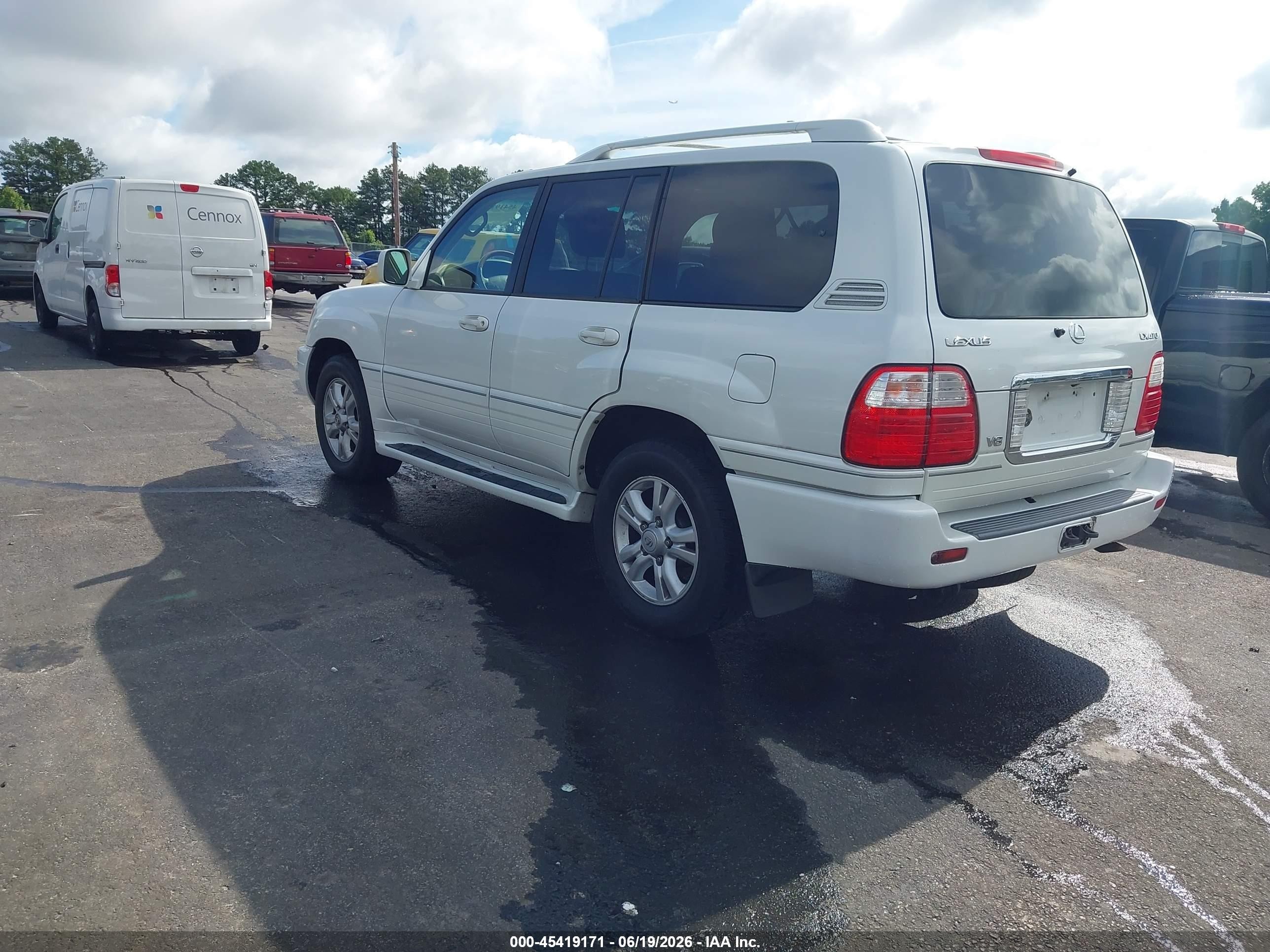 2005 Lexus Lx 470   White vin: JTJHT00W654001004