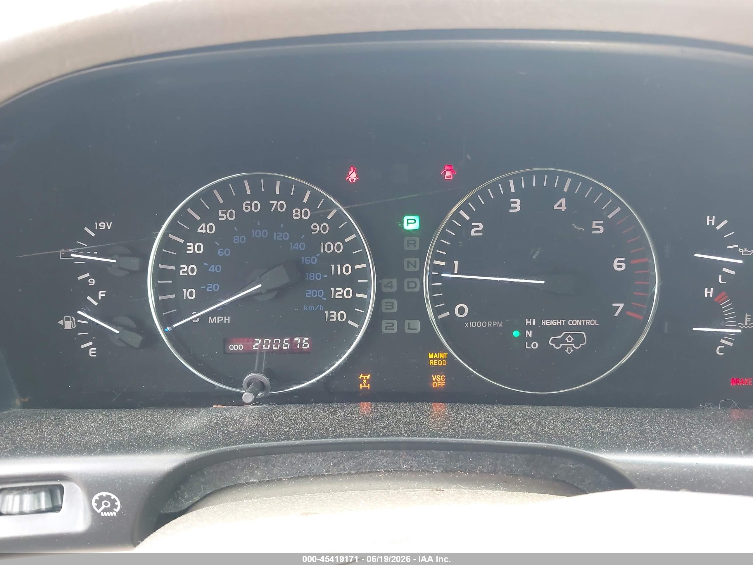 2005 Lexus Lx 470   White vin: JTJHT00W654001004