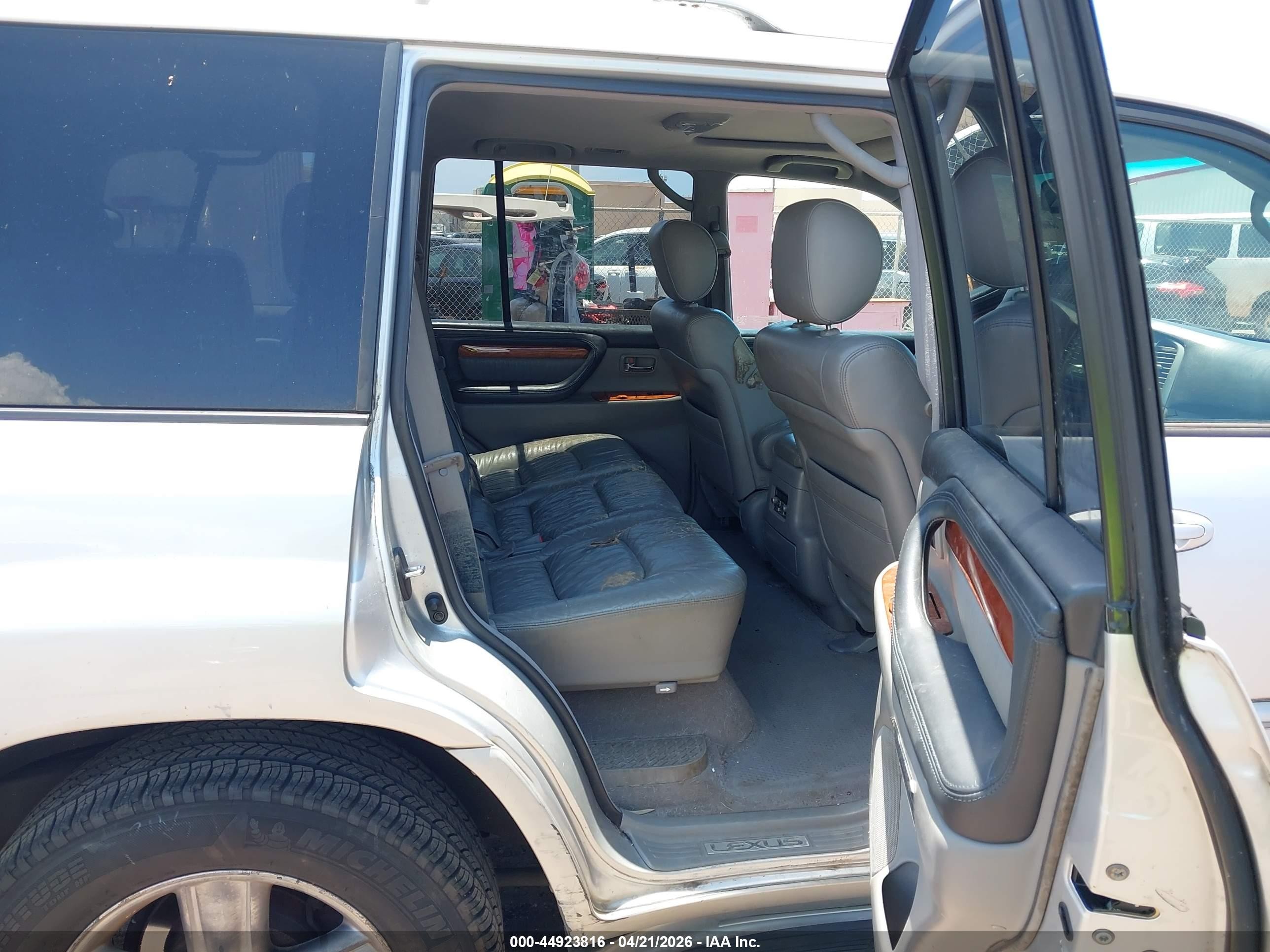 2006 Lexus Lx 470   Silver vin: JTJHT00W664011338