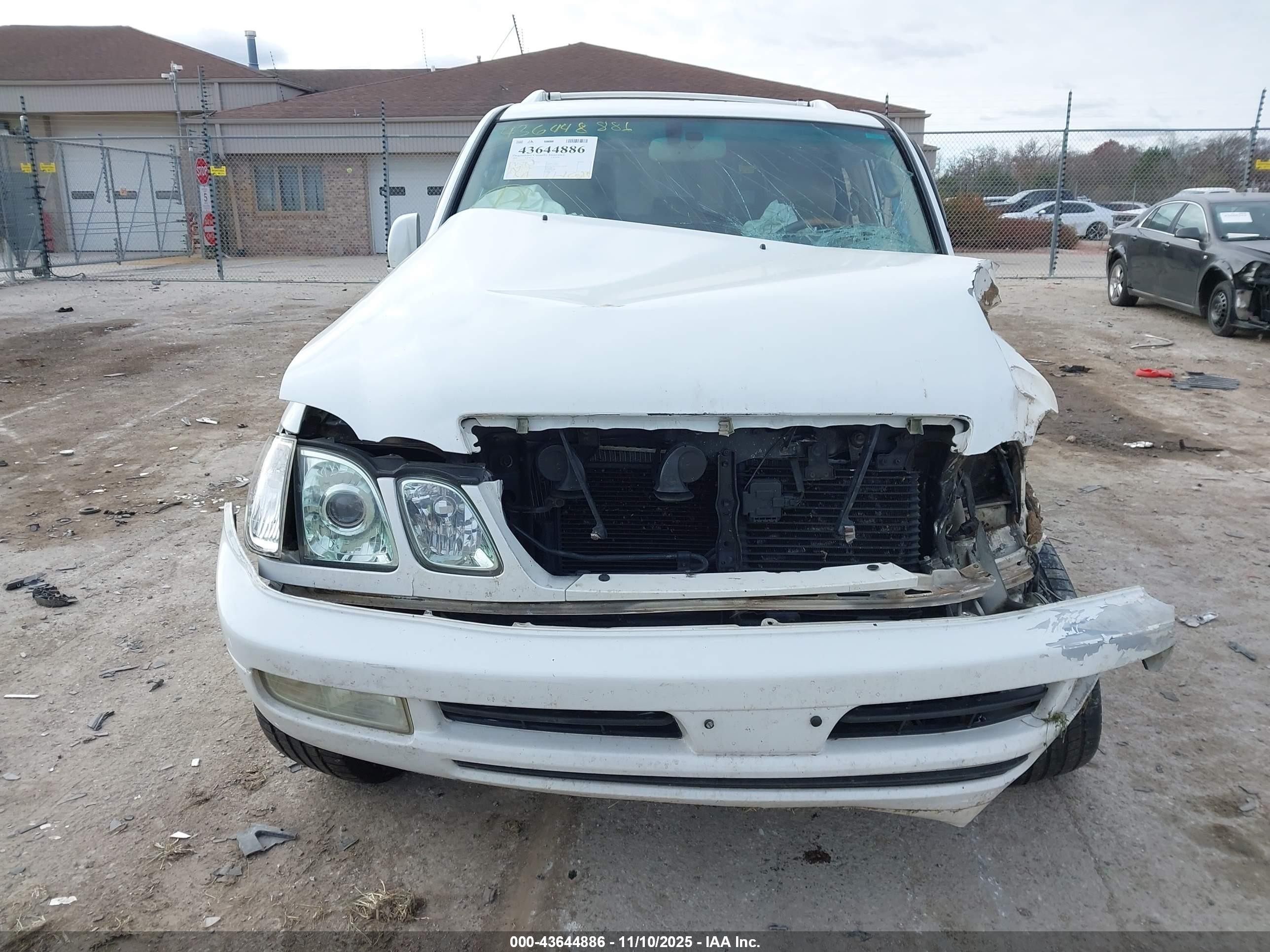 2005 Lexus Lx 470   White vin: JTJHT00W753550149