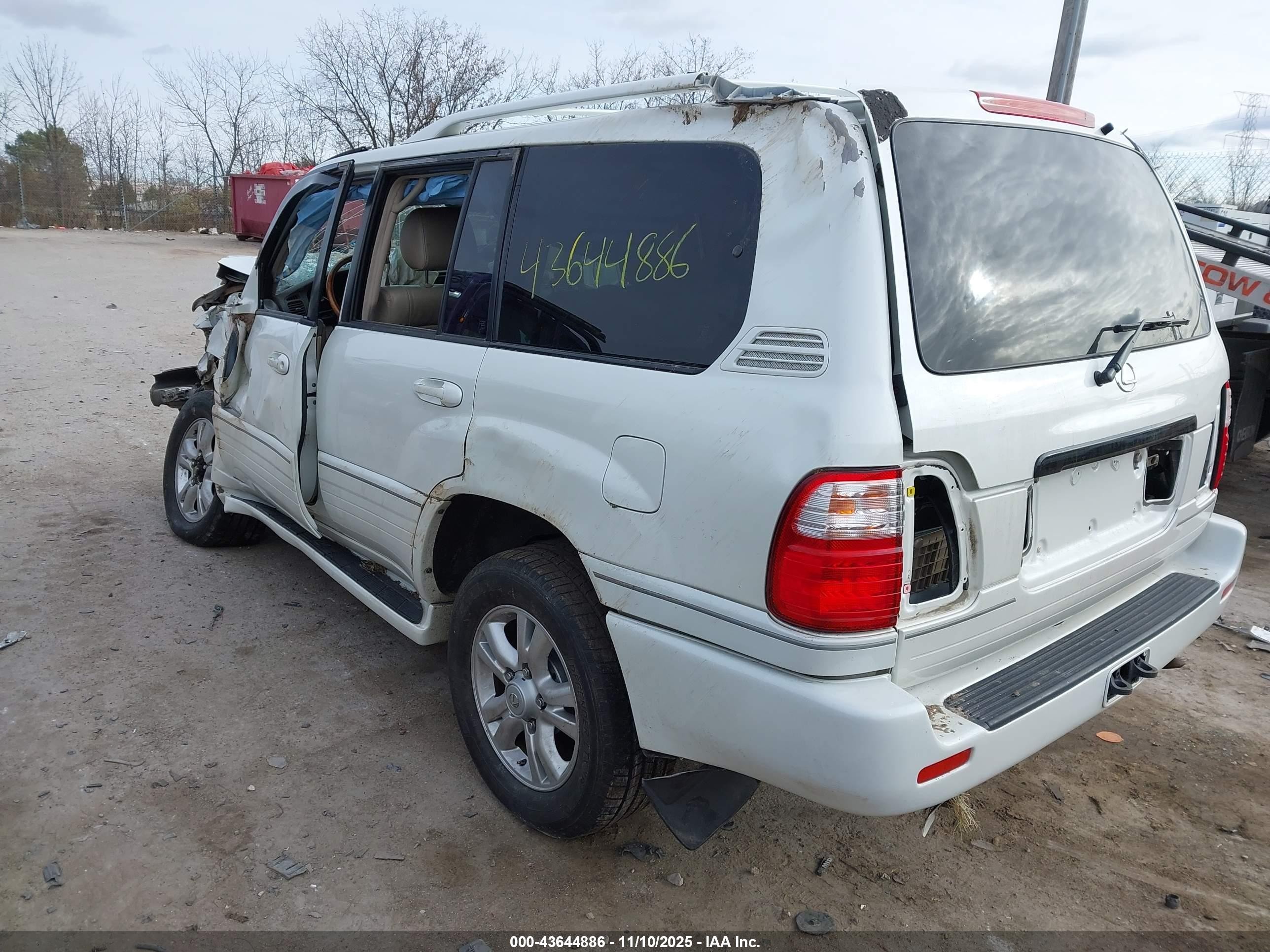 2005 Lexus Lx 470   White vin: JTJHT00W753550149
