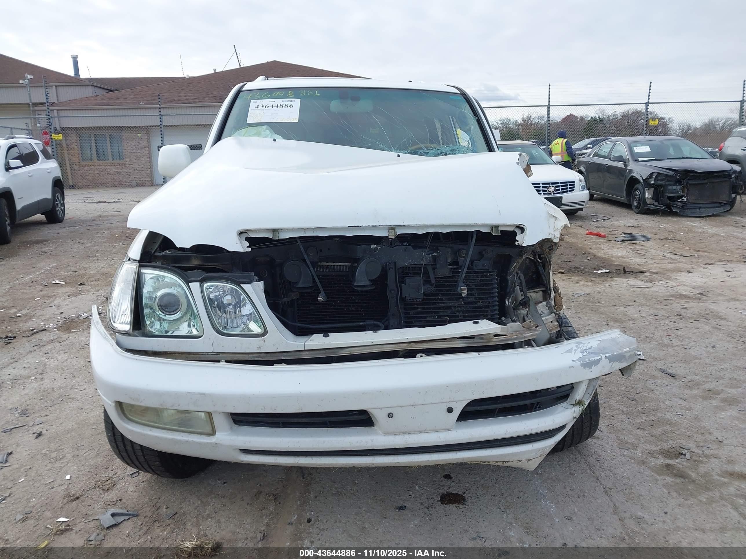 2005 Lexus Lx 470   White vin: JTJHT00W753550149