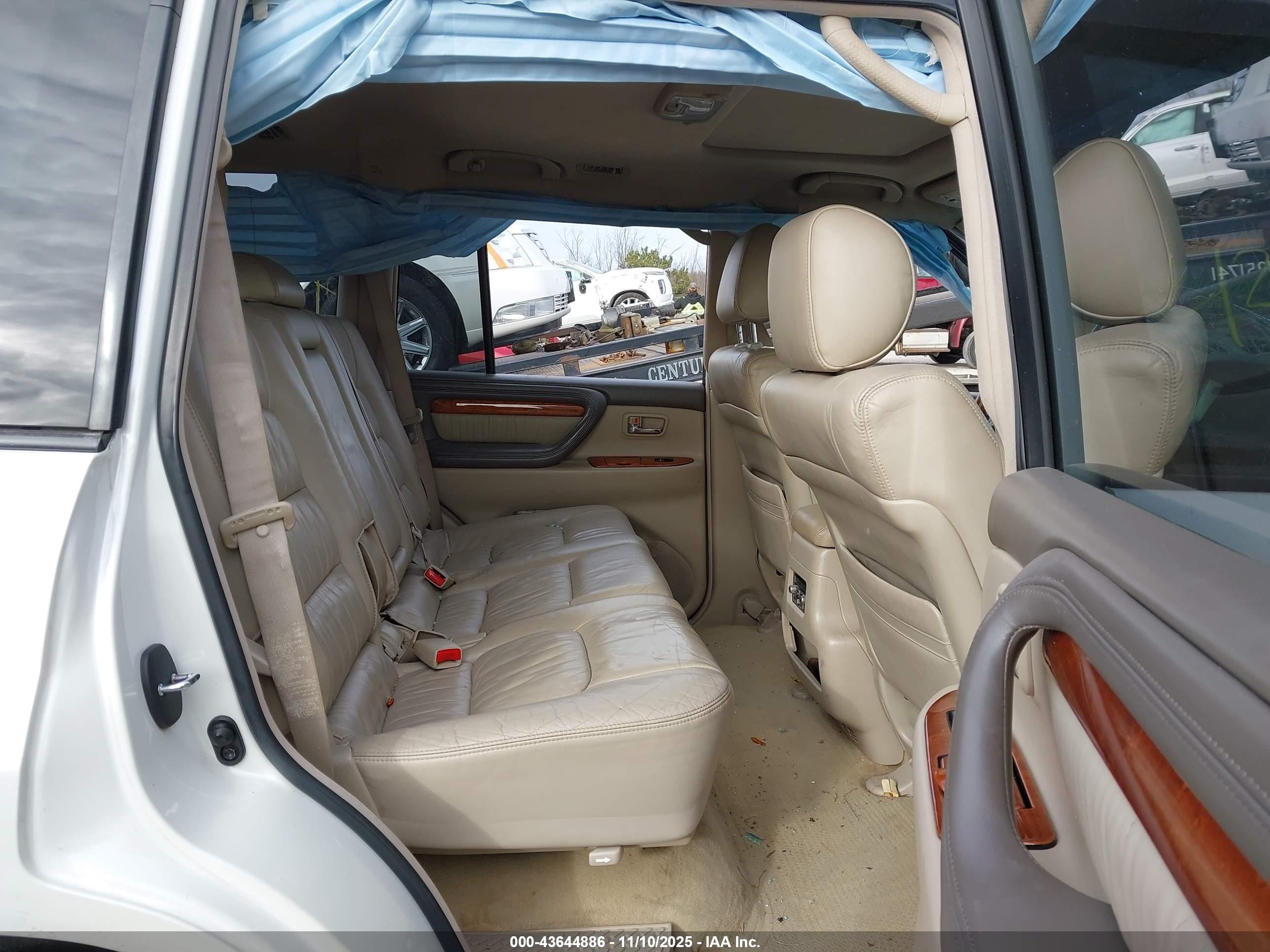 2005 Lexus Lx 470   White vin: JTJHT00W753550149