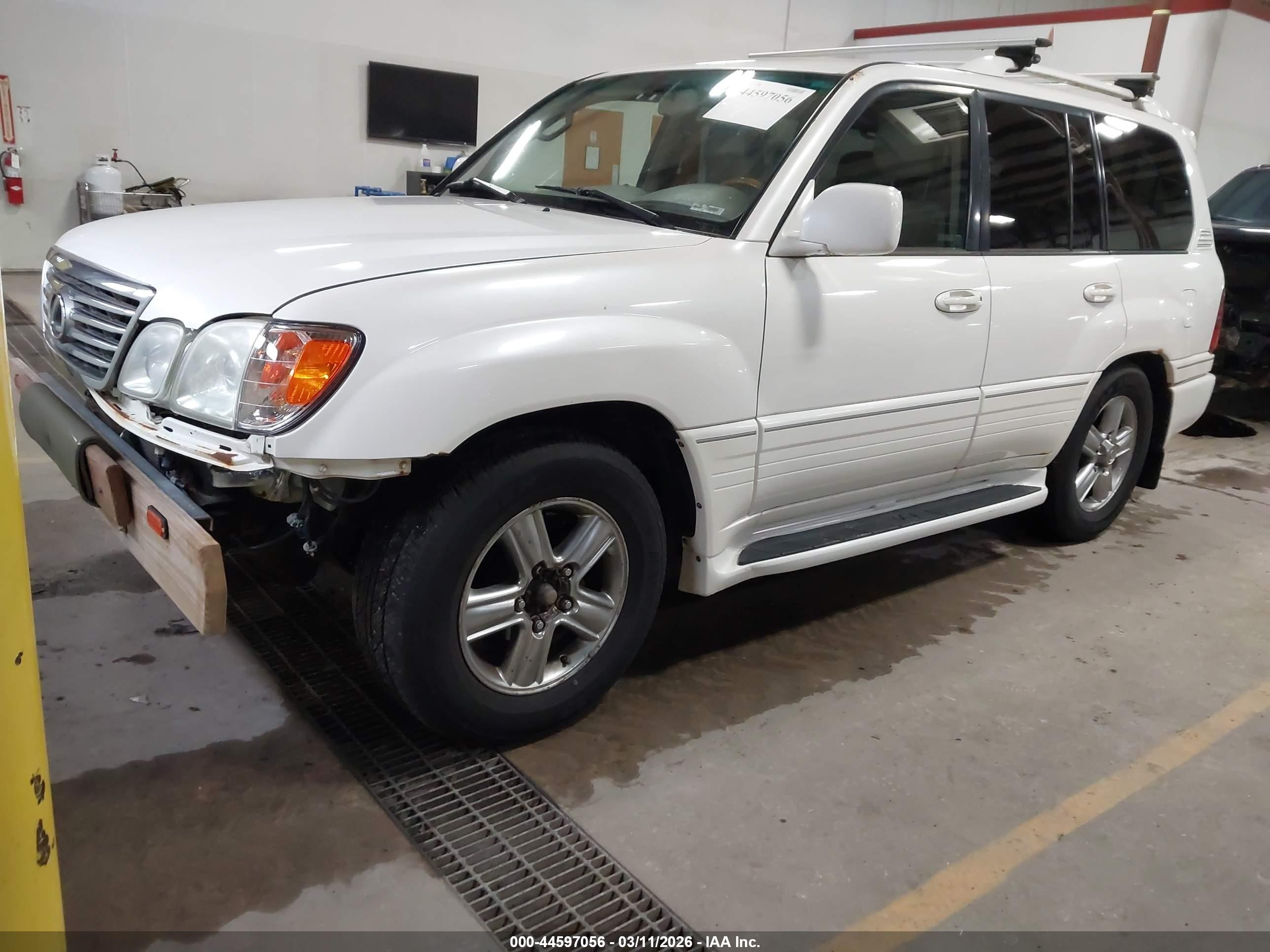 2006 Lexus Lx 470   White vin: JTJHT00W864003998