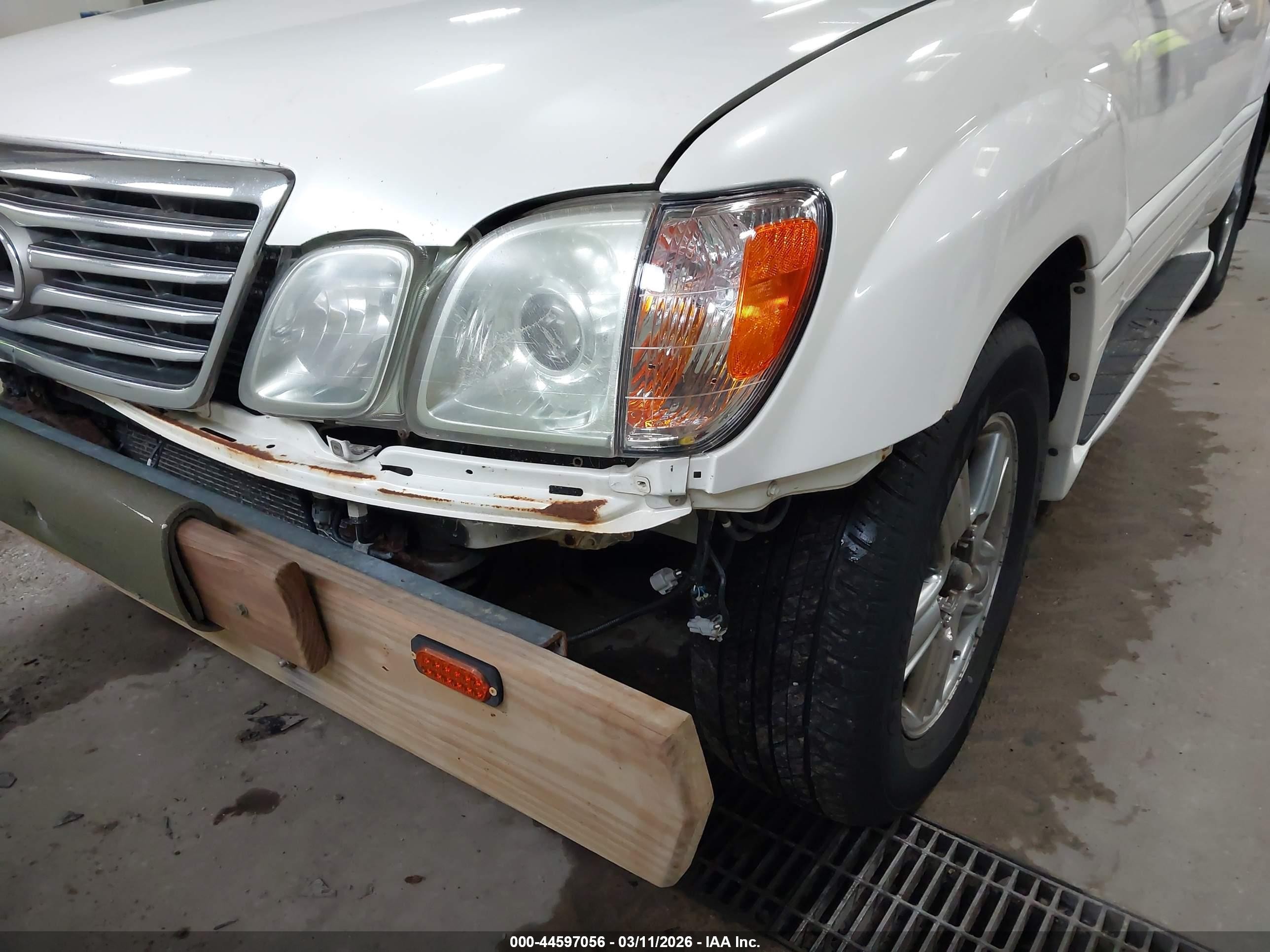 2006 Lexus Lx 470   White vin: JTJHT00W864003998