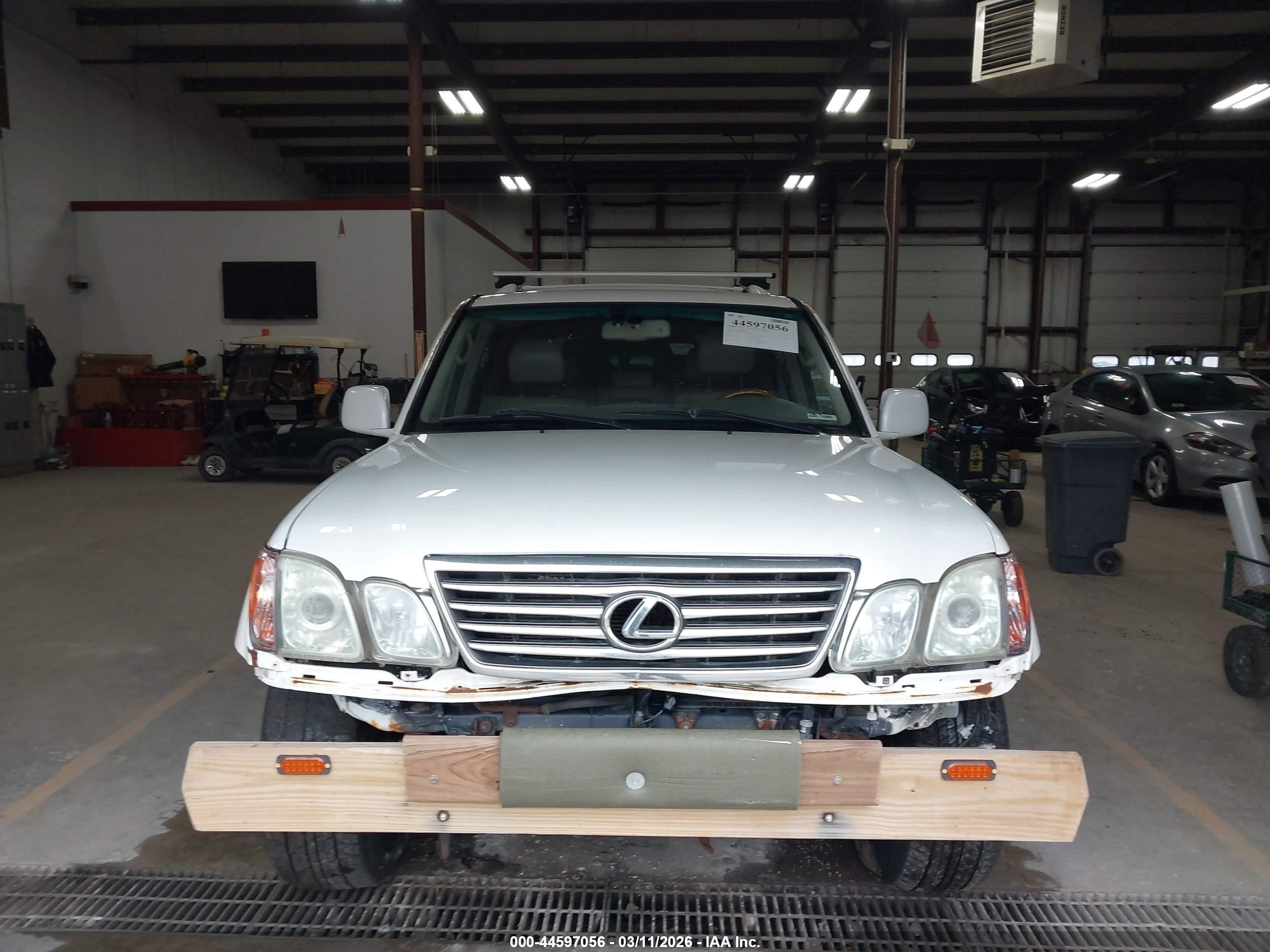 2006 Lexus Lx 470   White vin: JTJHT00W864003998
