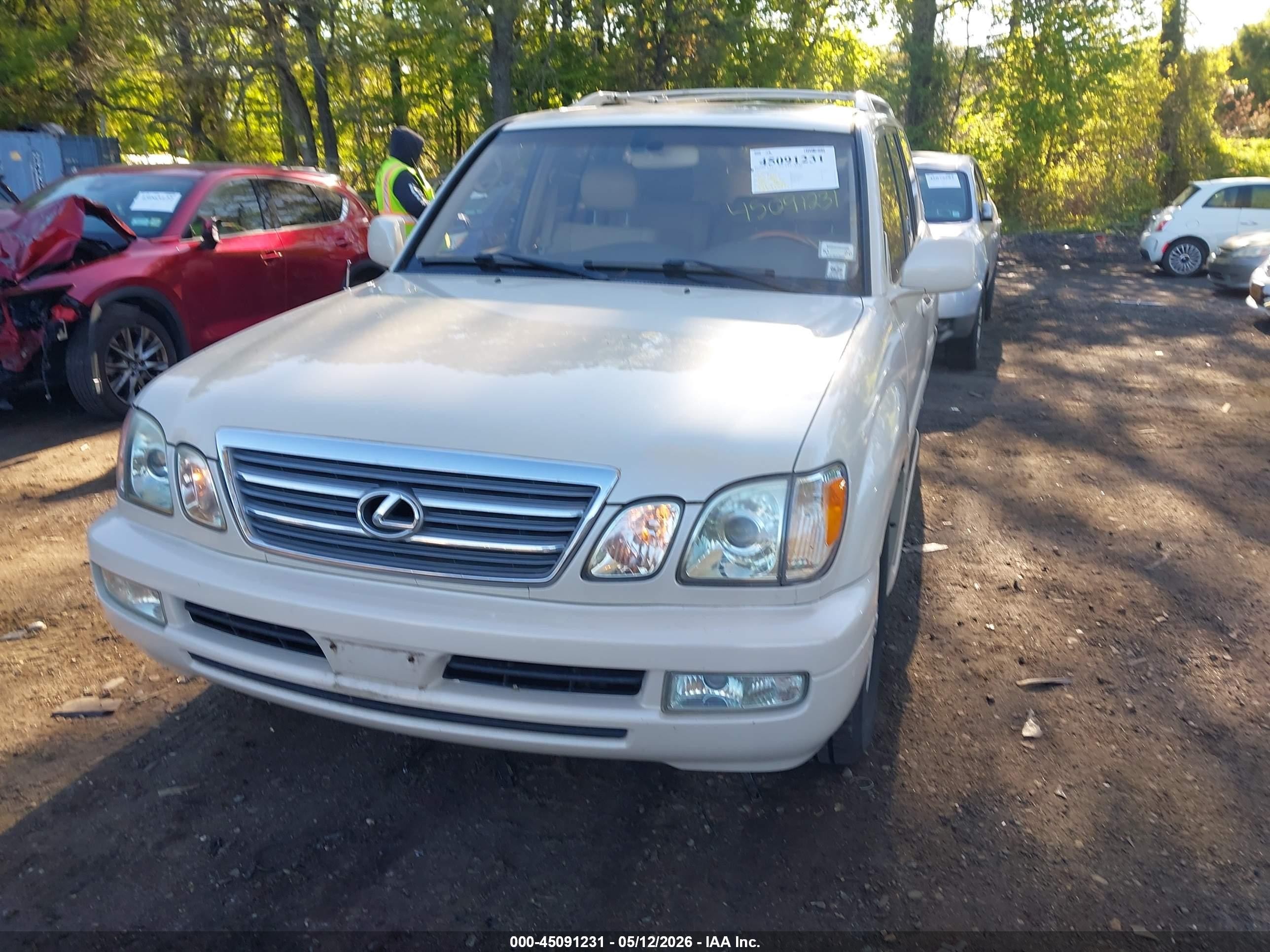 2003 Lexus Lx 470   Cream vin: JTJHT00WX33528661