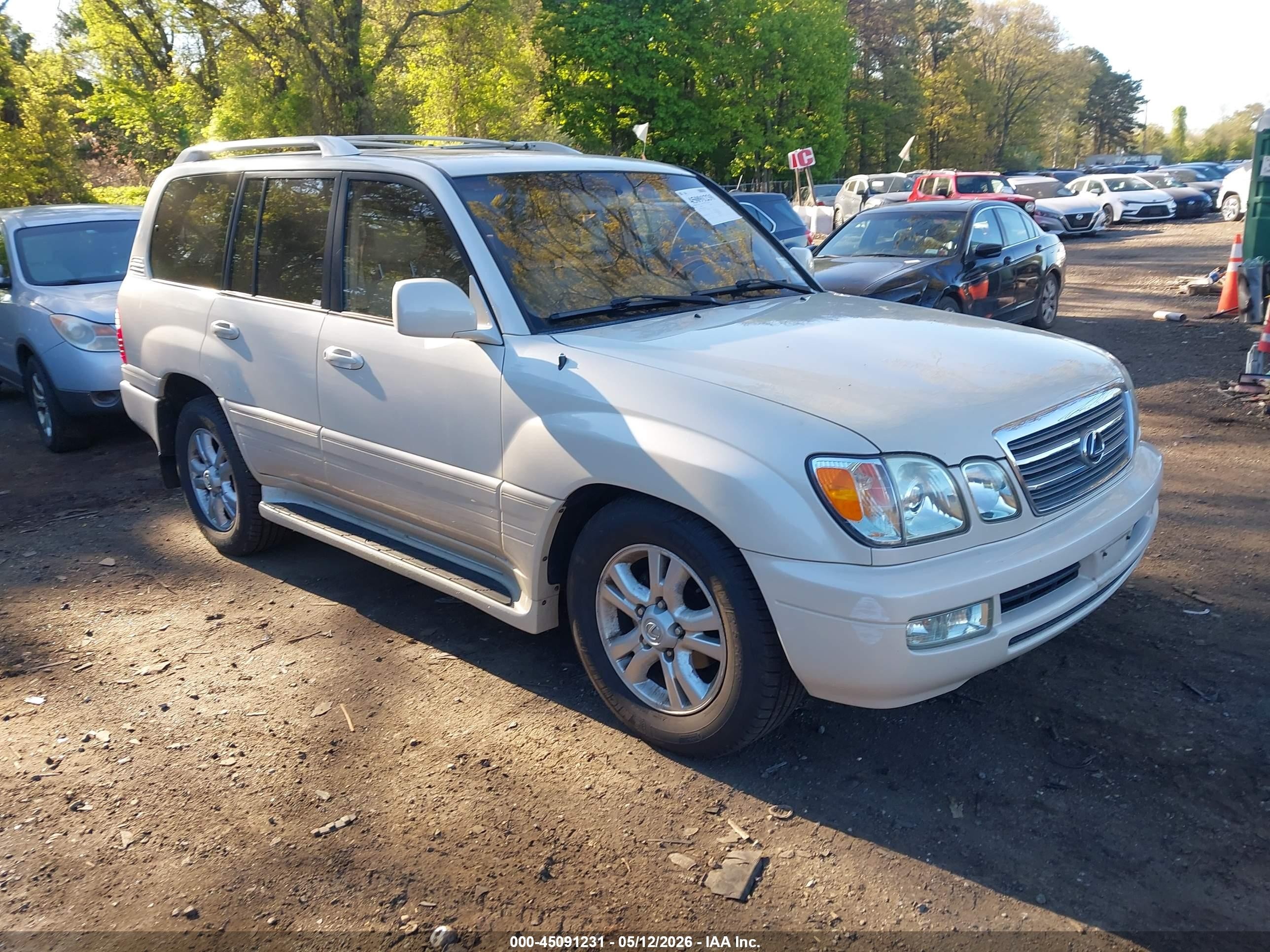 2003 Lexus Lx 470   Cream vin: JTJHT00WX33528661