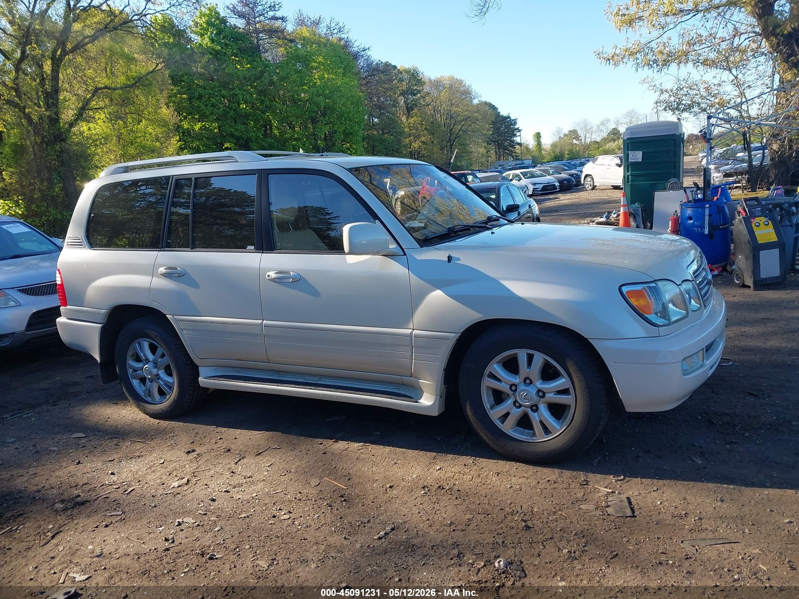 2003 Lexus Lx 470   Cream vin: JTJHT00WX33528661