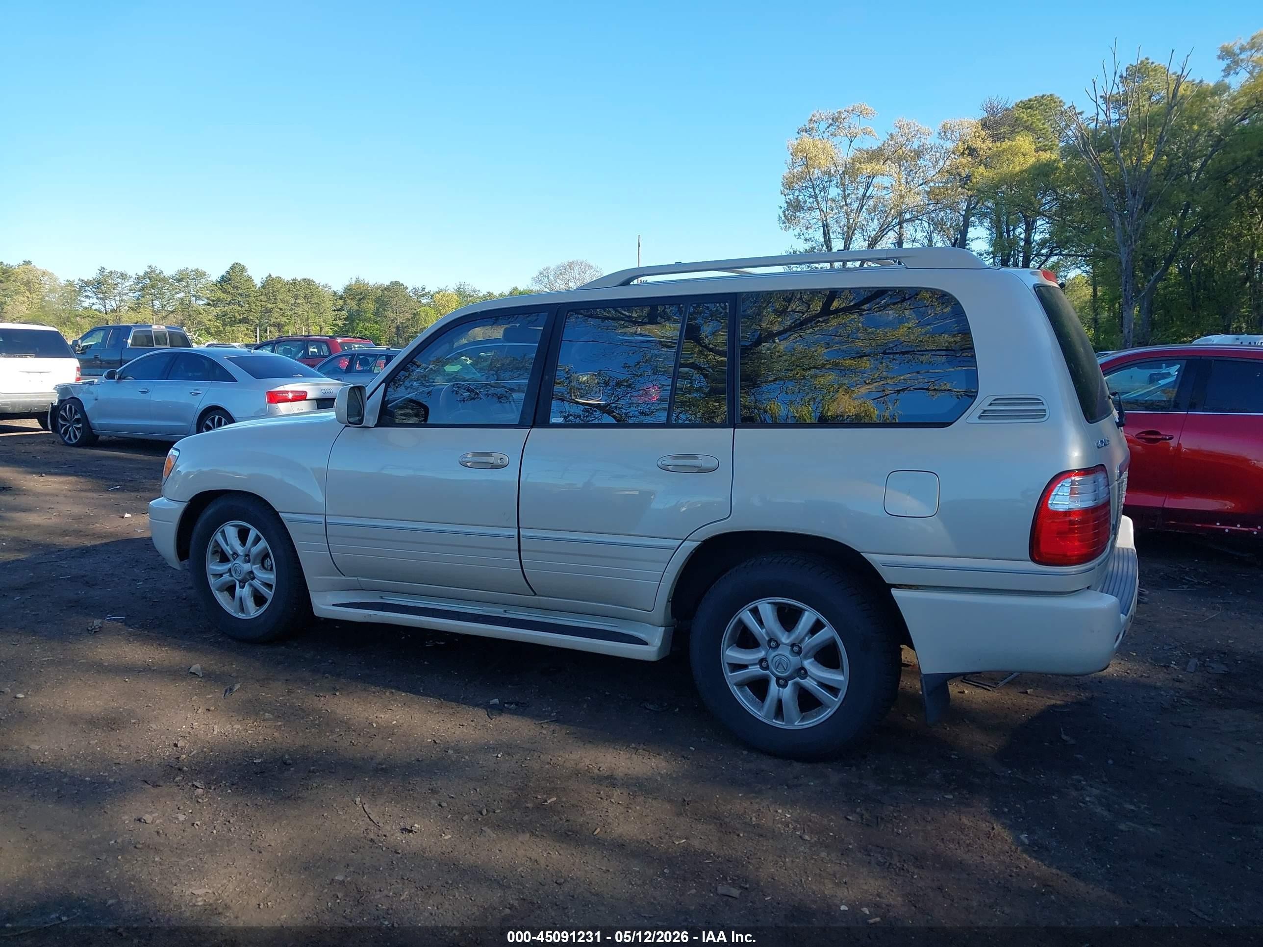 2003 Lexus Lx 470   Cream vin: JTJHT00WX33528661