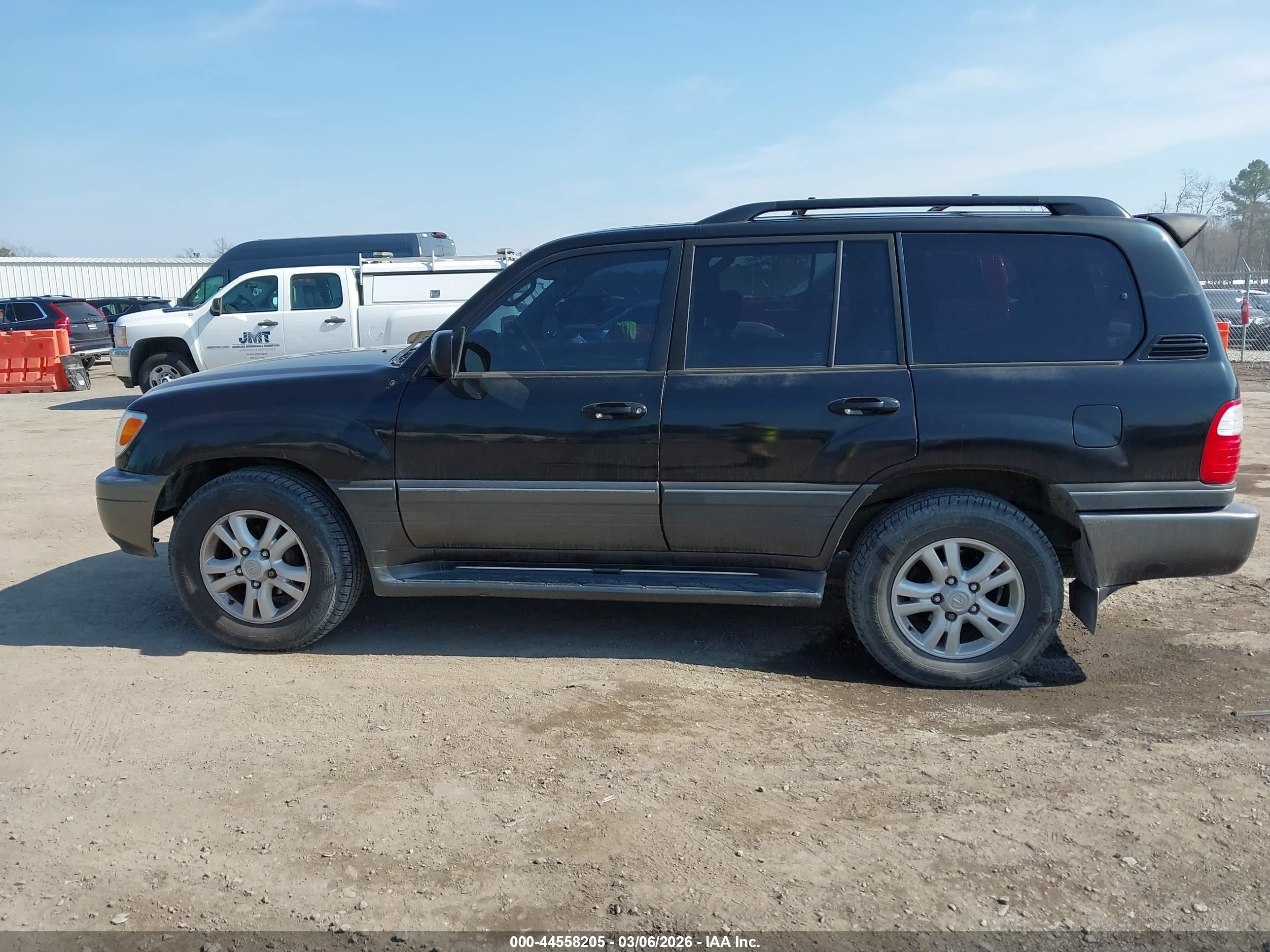 2005 Lexus Lx 470   Black vin: JTJHT00WX53554745