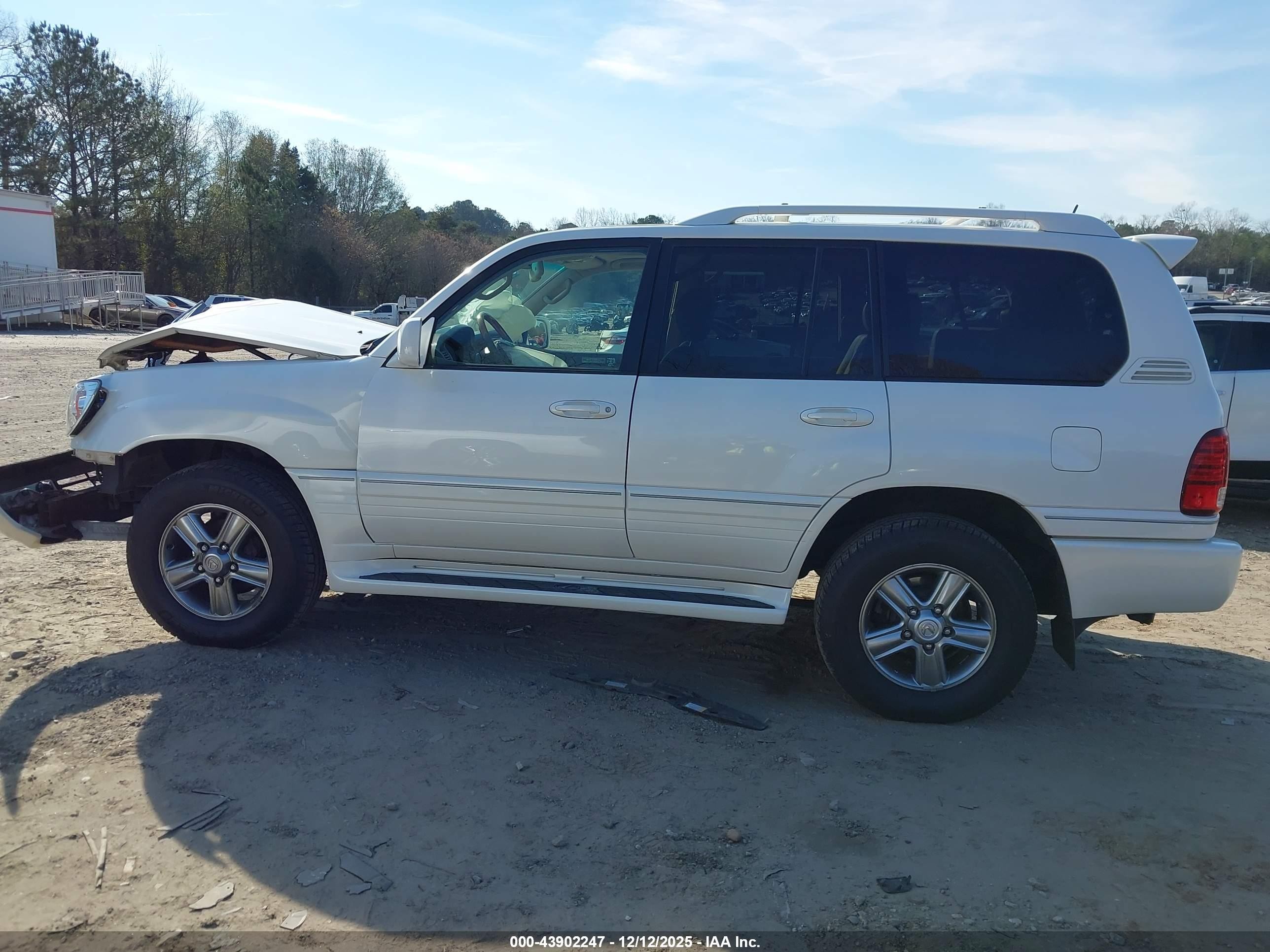 2006 Lexus Lx 470   White vin: JTJHT00WX64017496