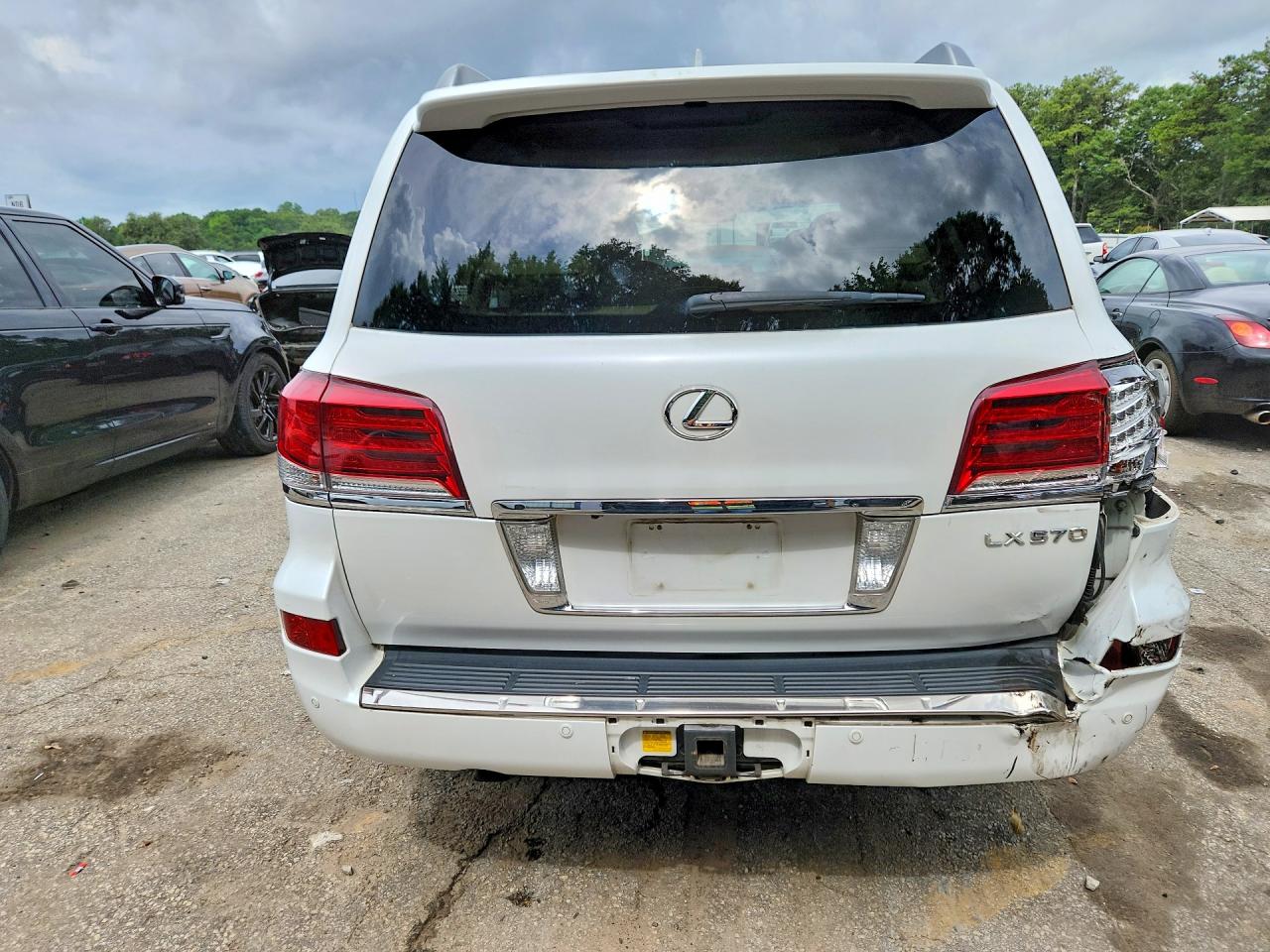 2013 Lexus Lx 570 White vin: JTJHY7AX0D4101776